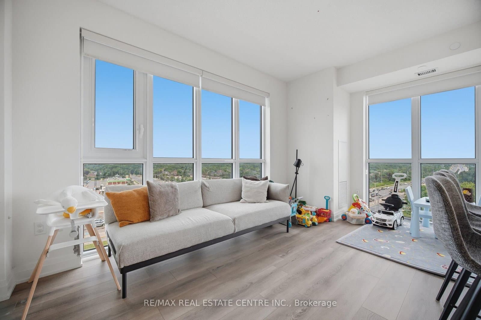 509 Dundas Street W, Unit 618 thumbnail 20