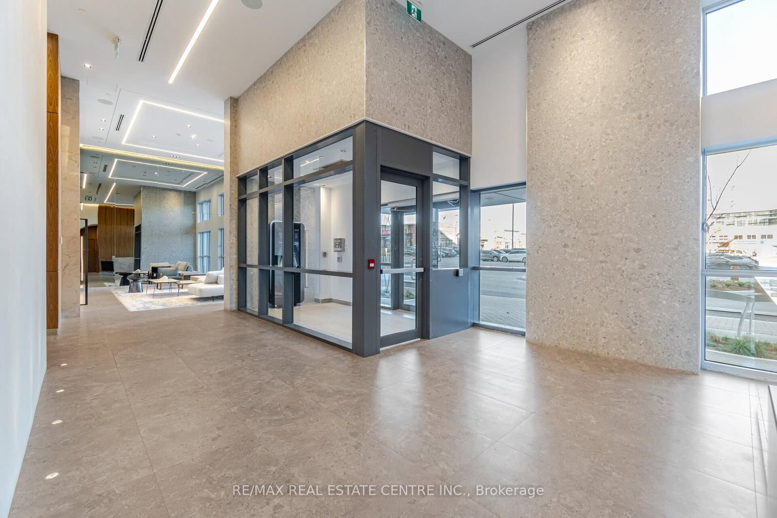 509 Dundas Street W, Unit 618 thumbnail 4