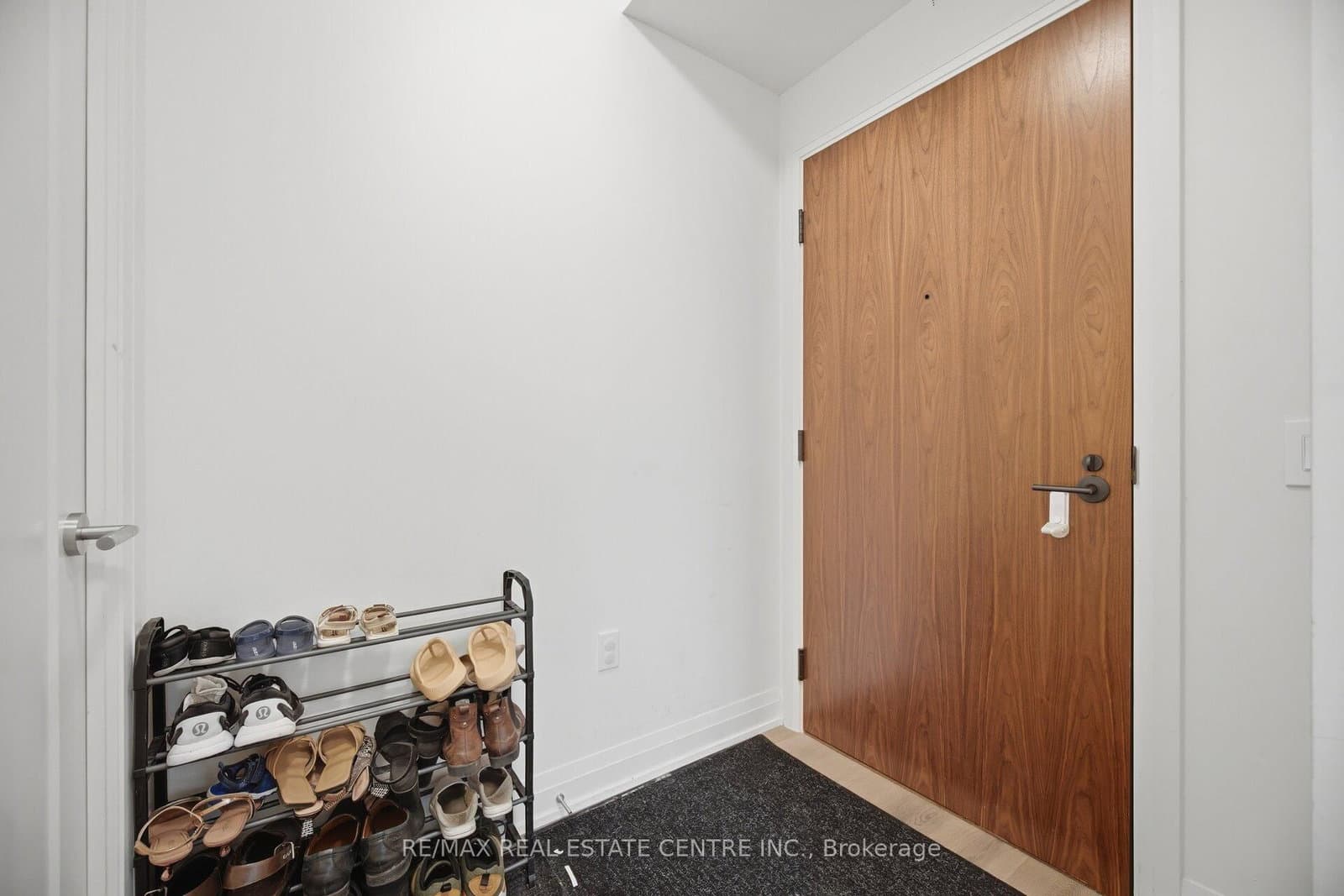 509 Dundas Street W, Unit 618 thumbnail 7