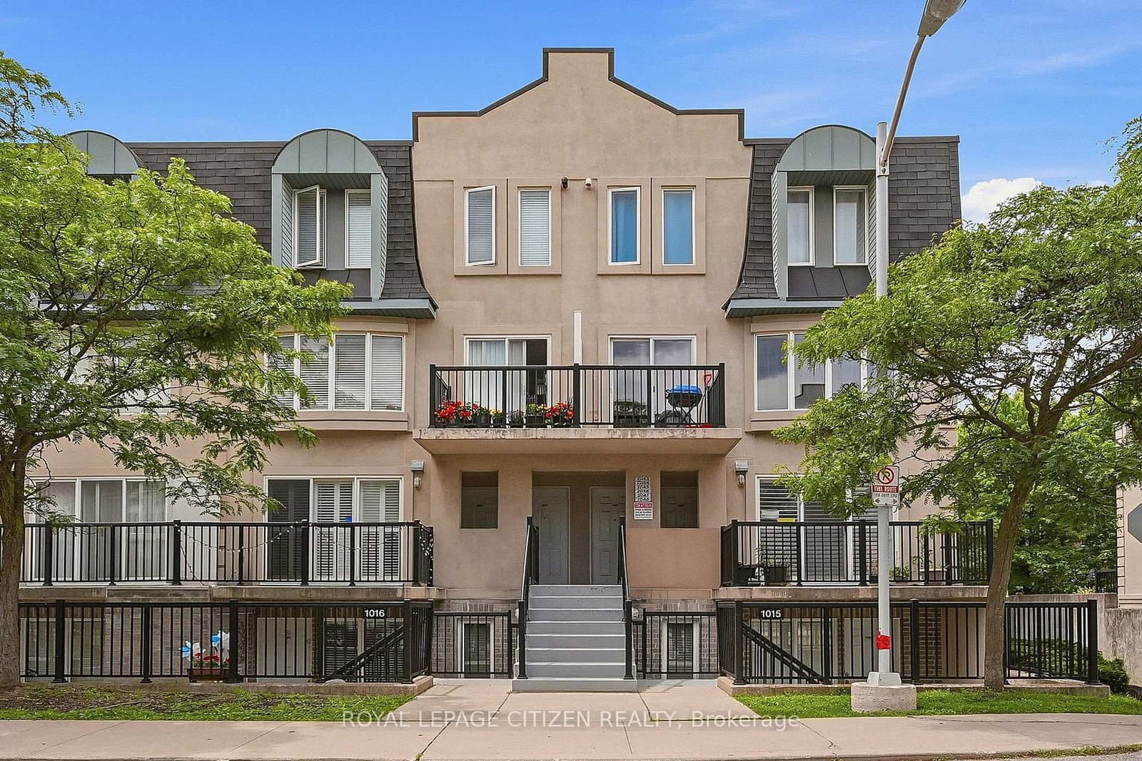 75 George Appleton Way, Unit 2048 - Image 1