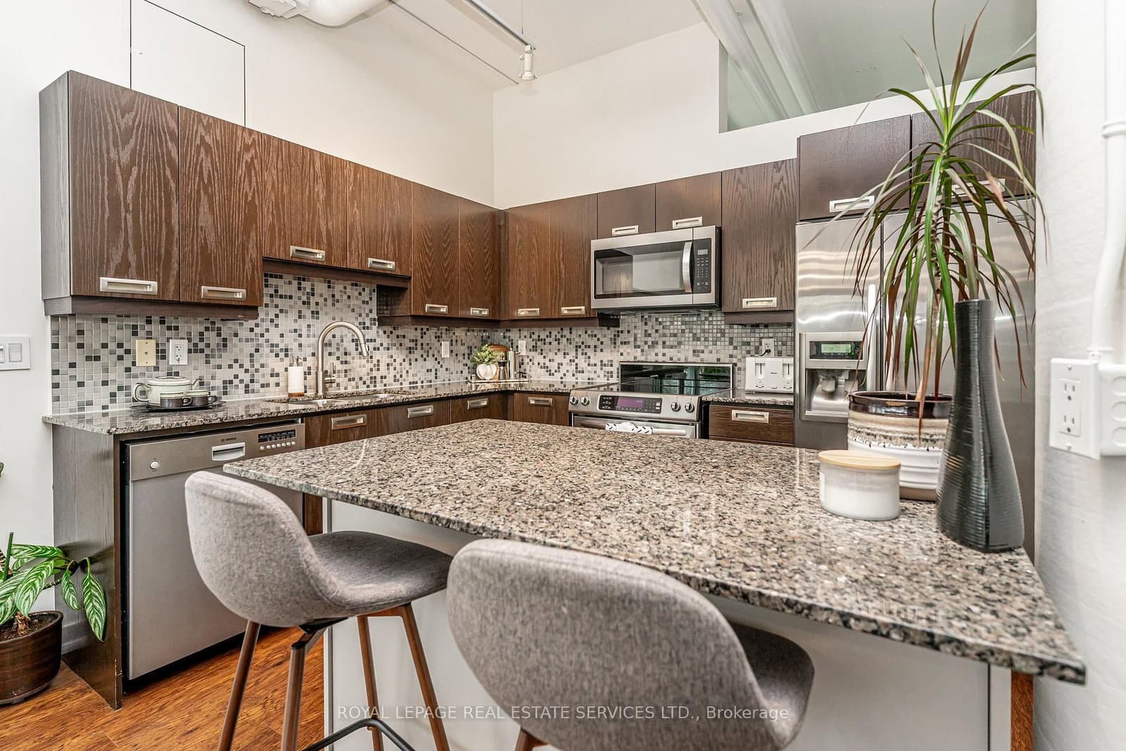 2 Fieldway Road, Unit 206 thumbnail 14