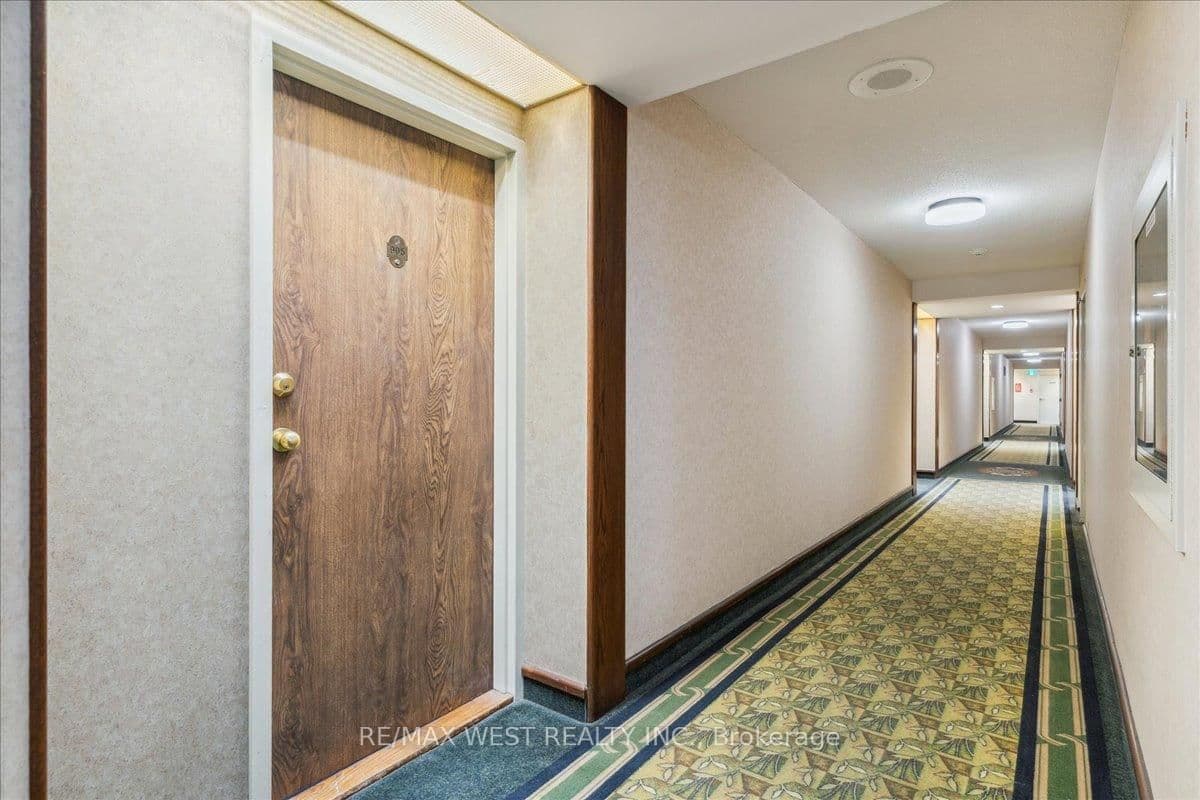 26 Hanover Road, Unit 905 thumbnail 4