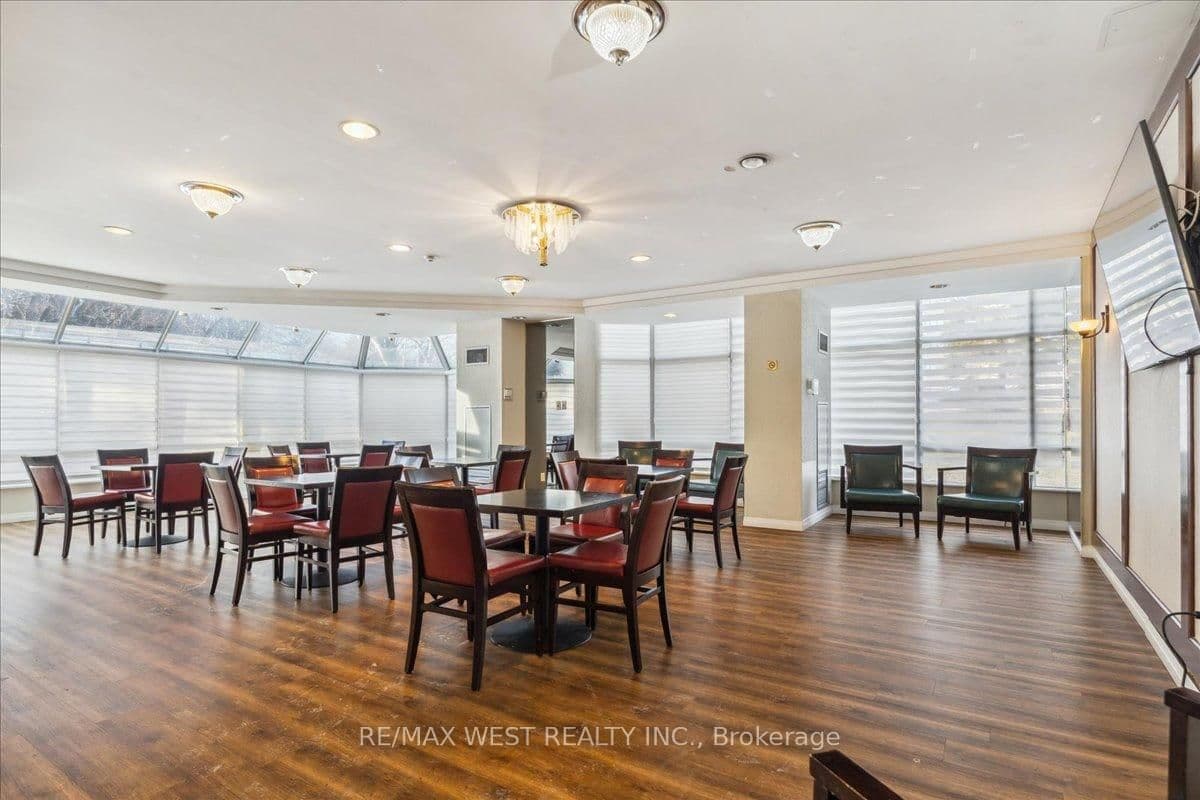 26 Hanover Road, Unit 905 thumbnail 6