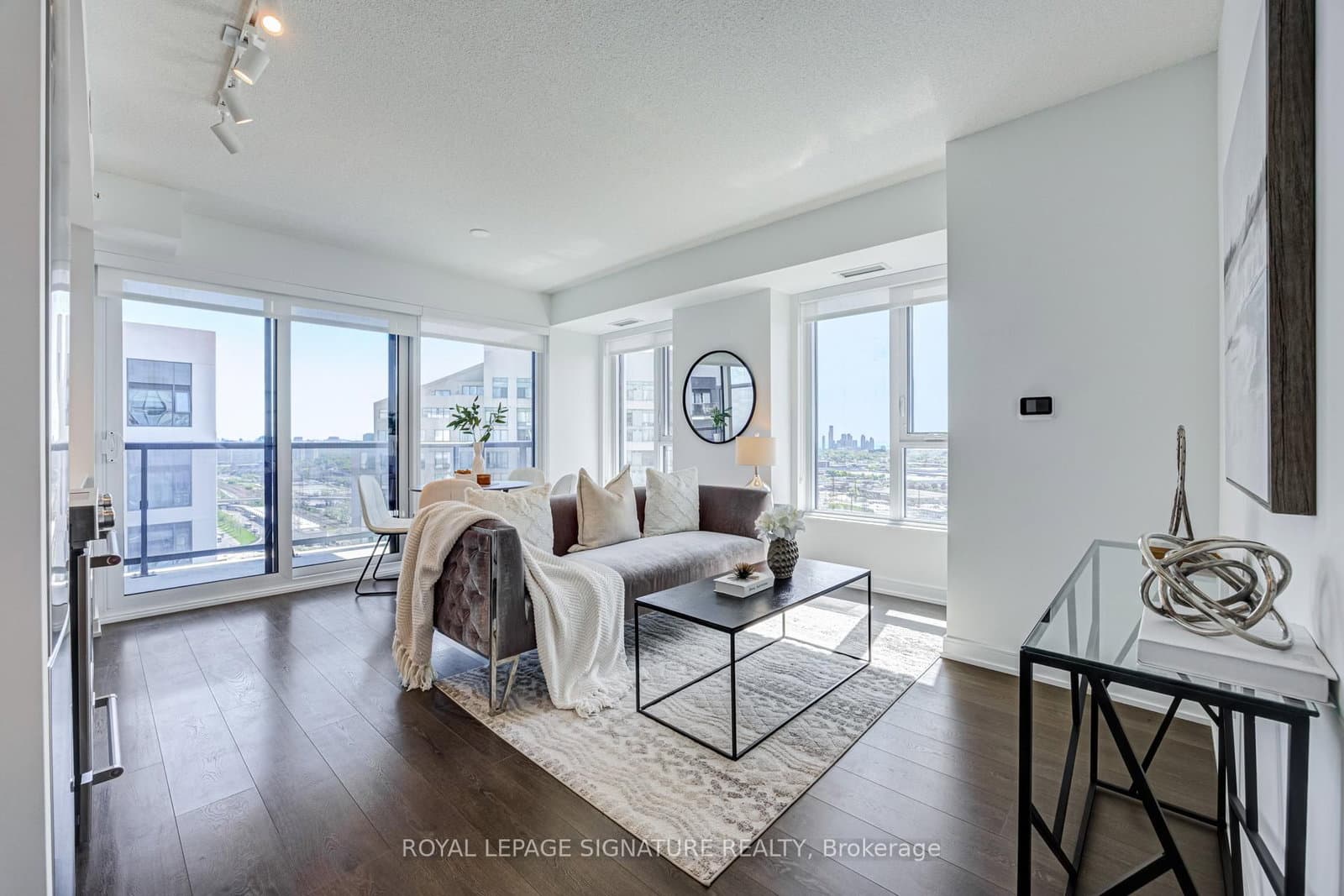 30 Samuel Wood Way, Unit 2008 - Image 1
