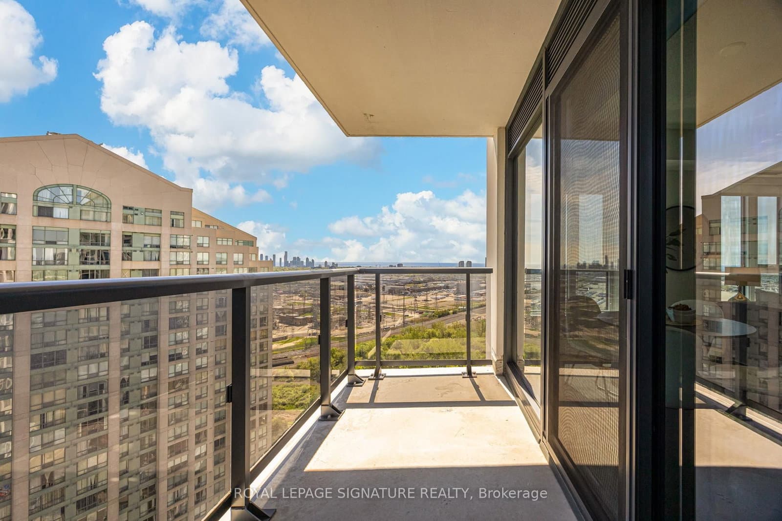 30 Samuel Wood Way, Unit 2008 thumbnail 13