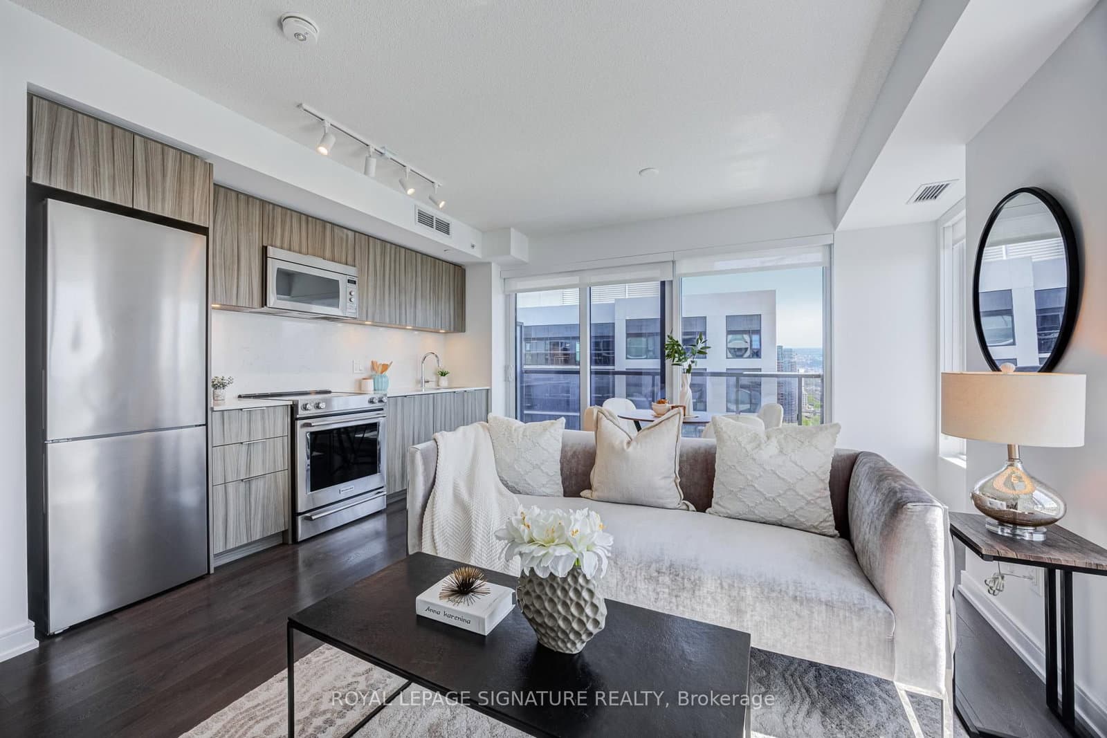 30 Samuel Wood Way, Unit 2008 thumbnail 2