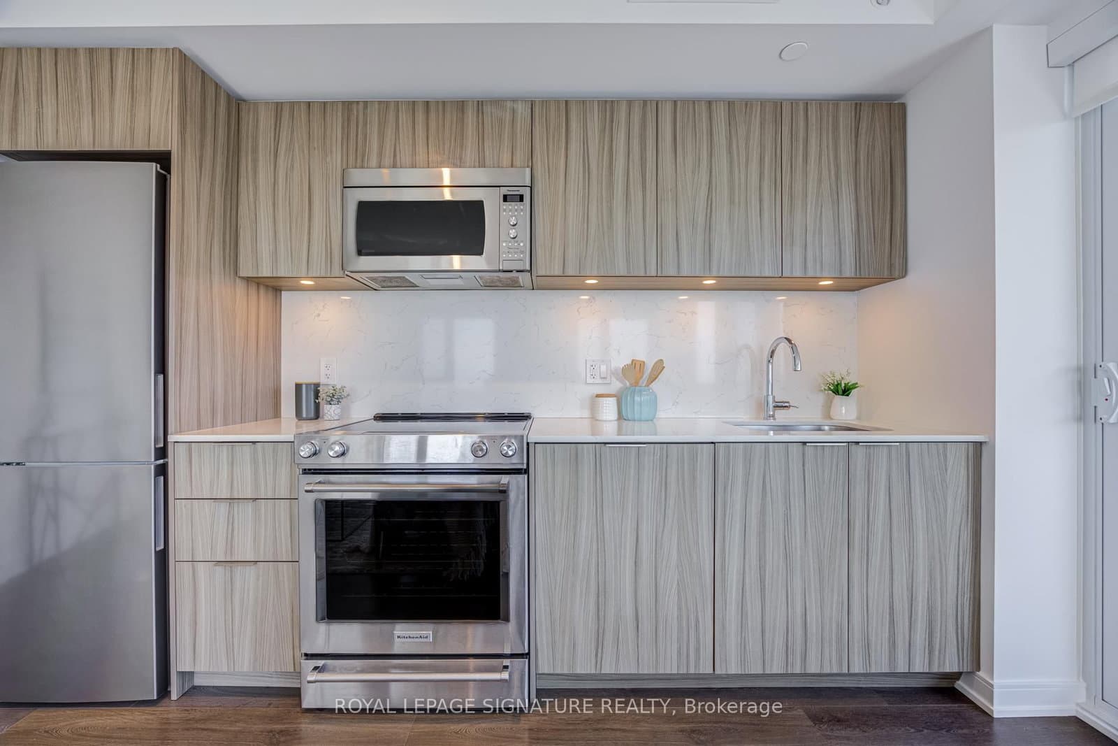 30 Samuel Wood Way, Unit 2008 thumbnail 3