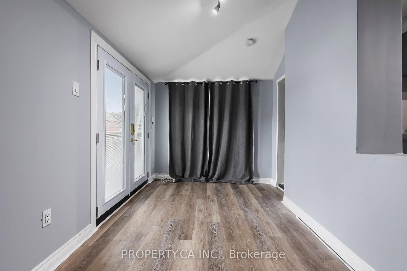 856 Weston Road thumbnail 22