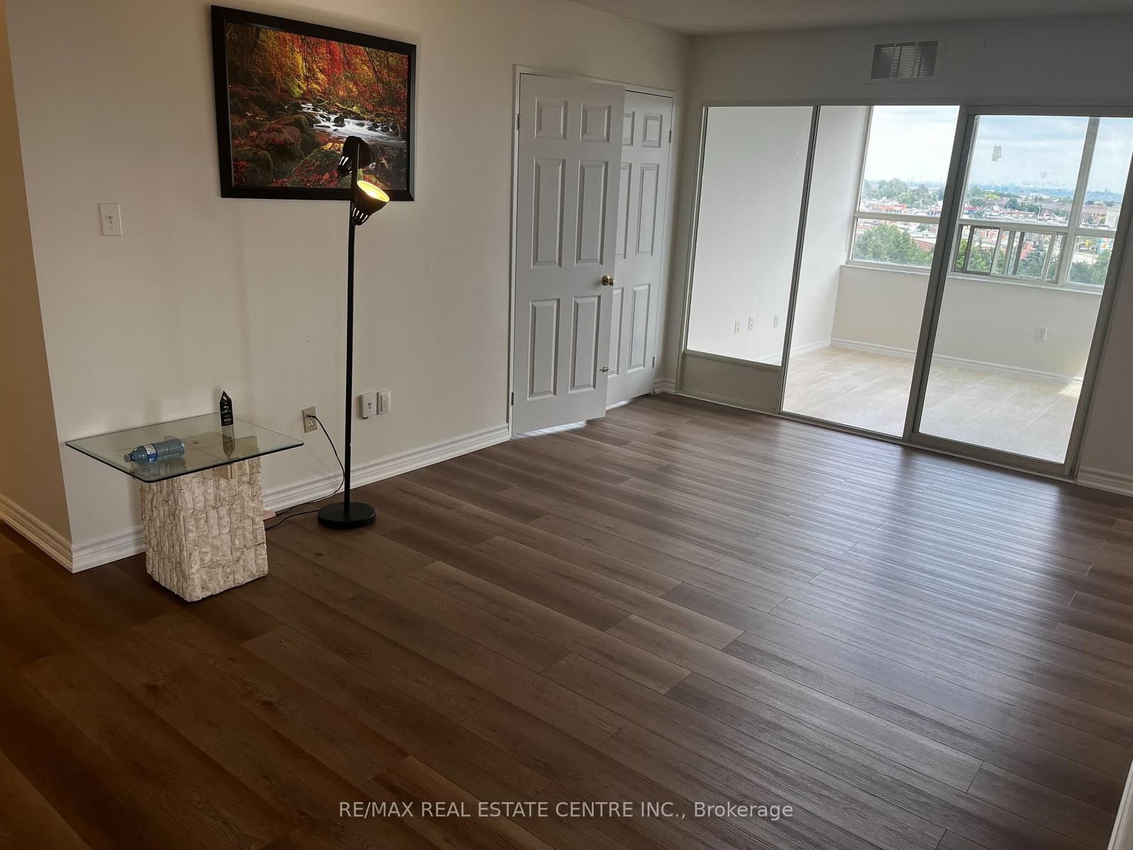 30 Malta Avenue E, Unit 802 thumbnail 12