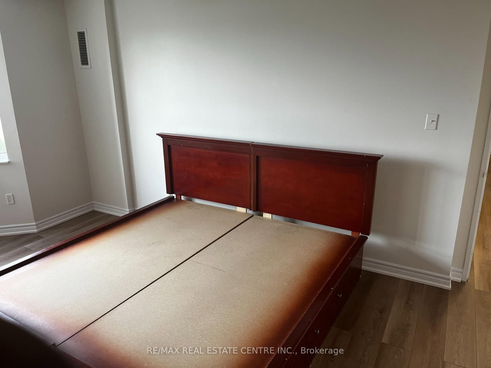 30 Malta Avenue E, Unit 802 thumbnail 16