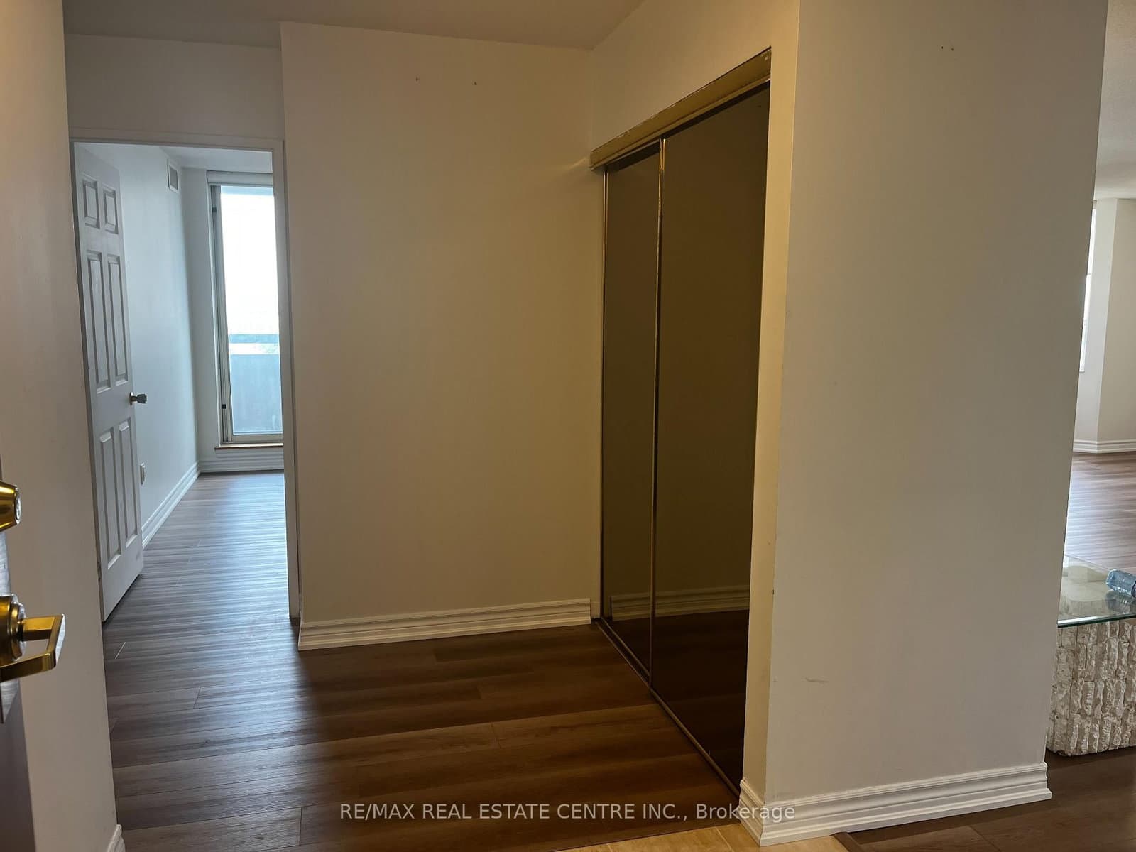 30 Malta Avenue E, Unit 802 thumbnail 22