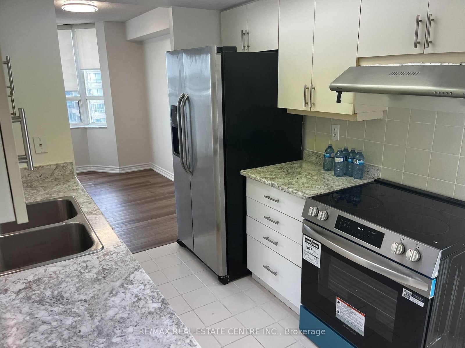 30 Malta Avenue E, Unit 802 thumbnail 27