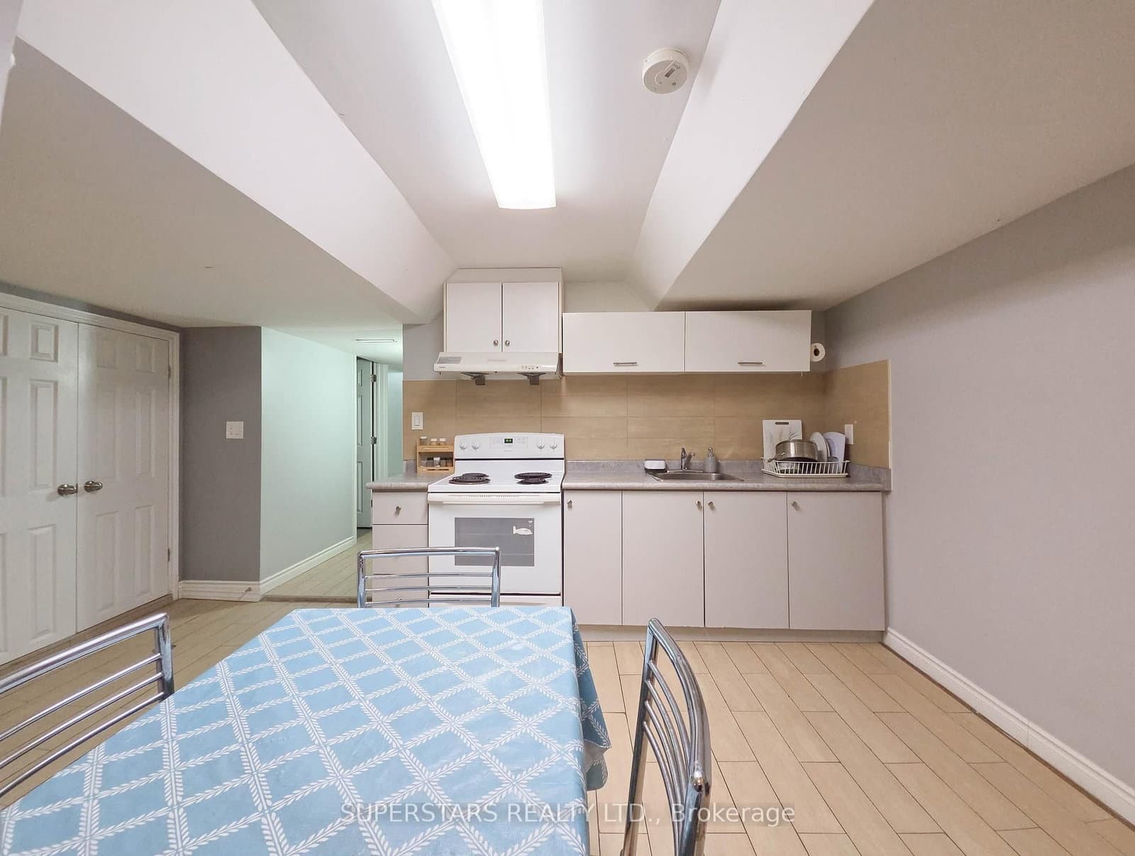 856 Wilson Avenue thumbnail 35