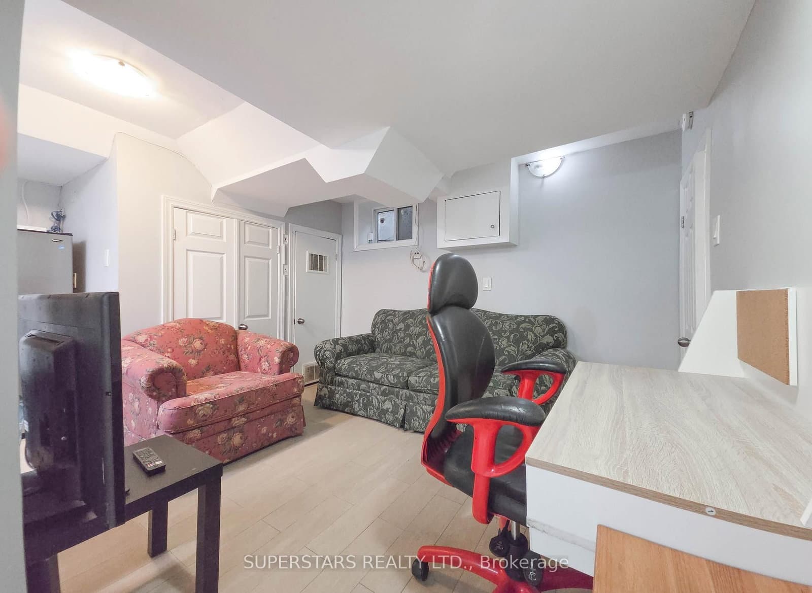 856 Wilson Avenue thumbnail 37