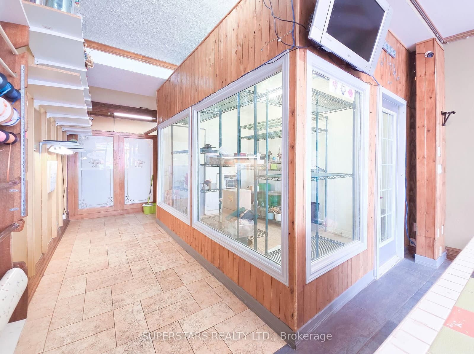 856 Wilson Avenue thumbnail 9