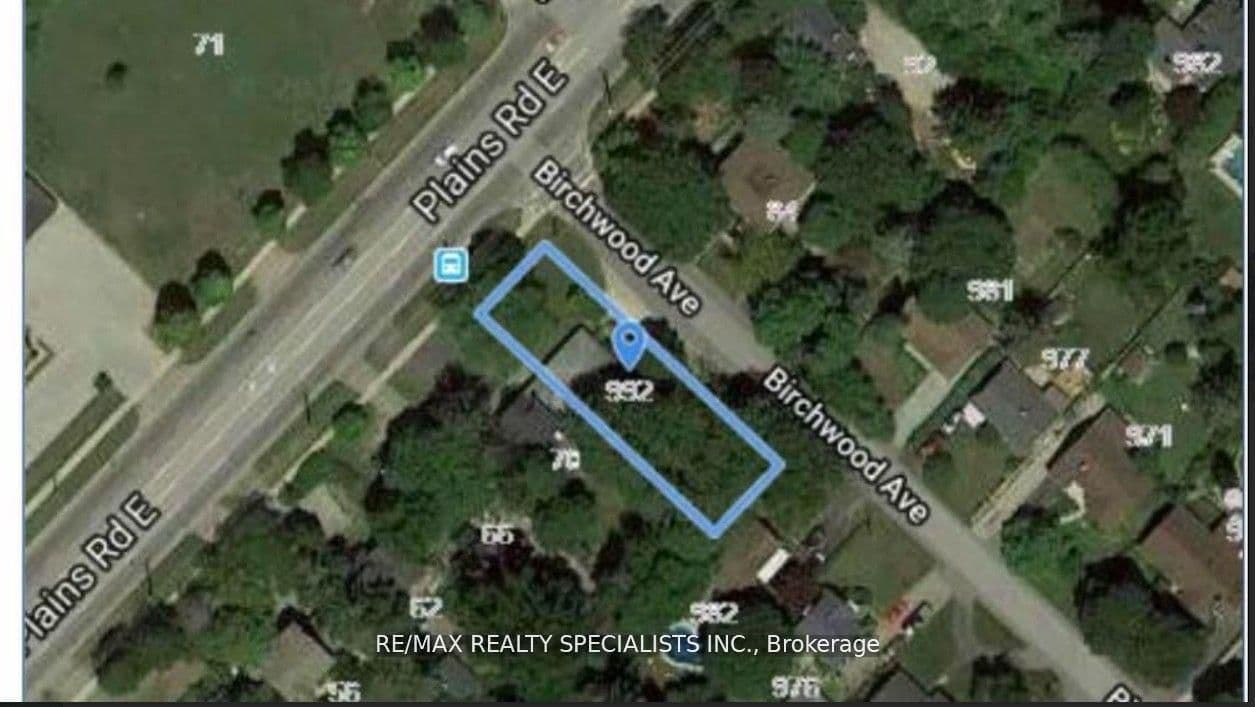 990-992 Birchwood Avenue thumbnail 3