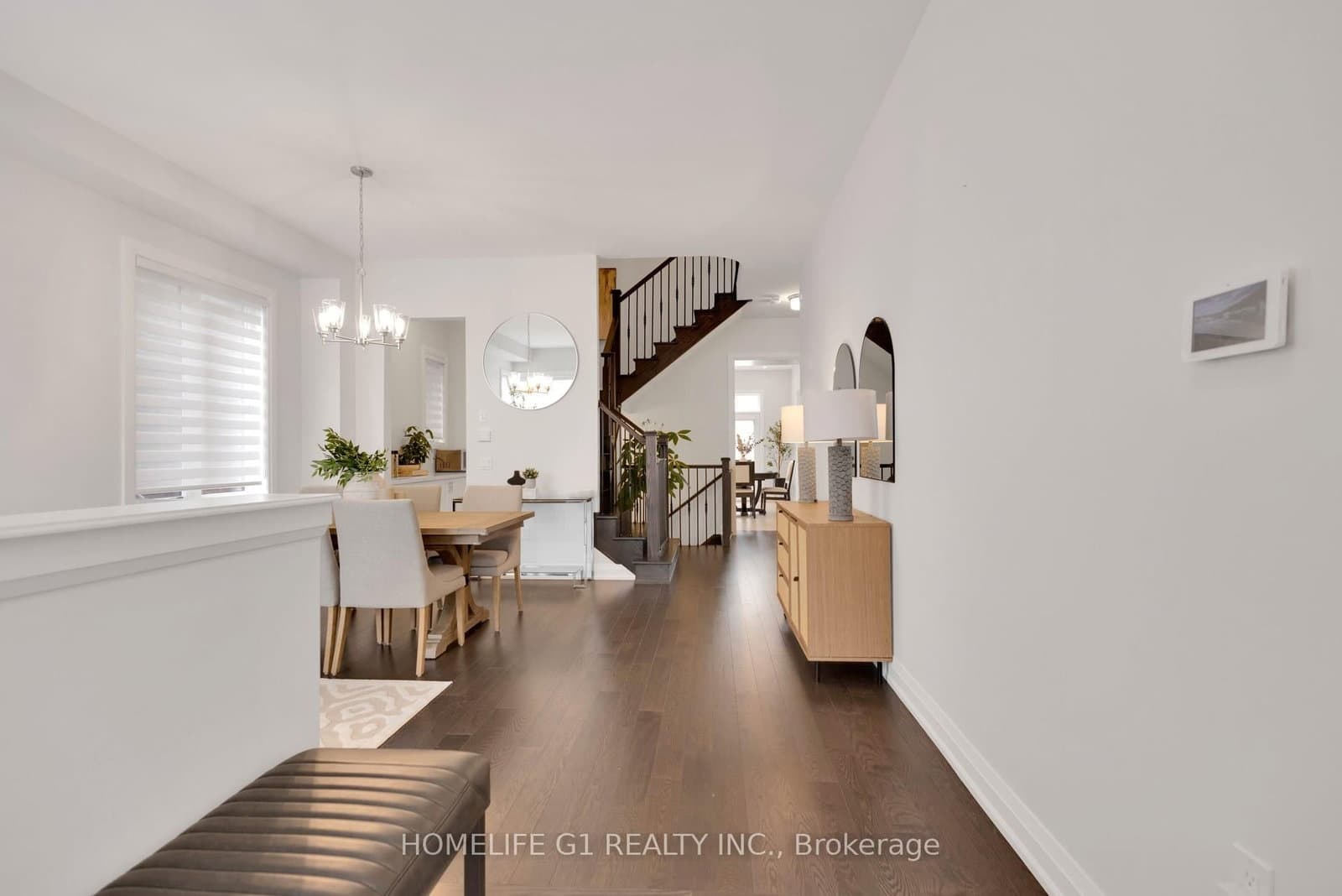 4044 Channing Crescent thumbnail 3