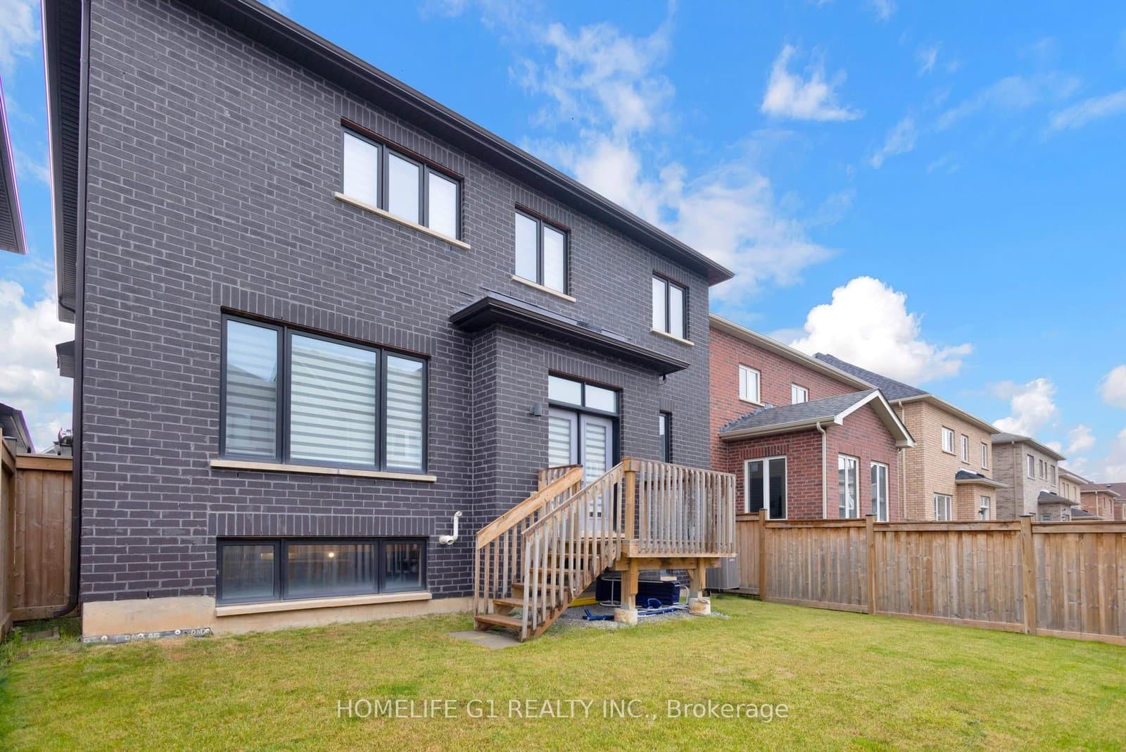 4044 Channing Crescent thumbnail 44