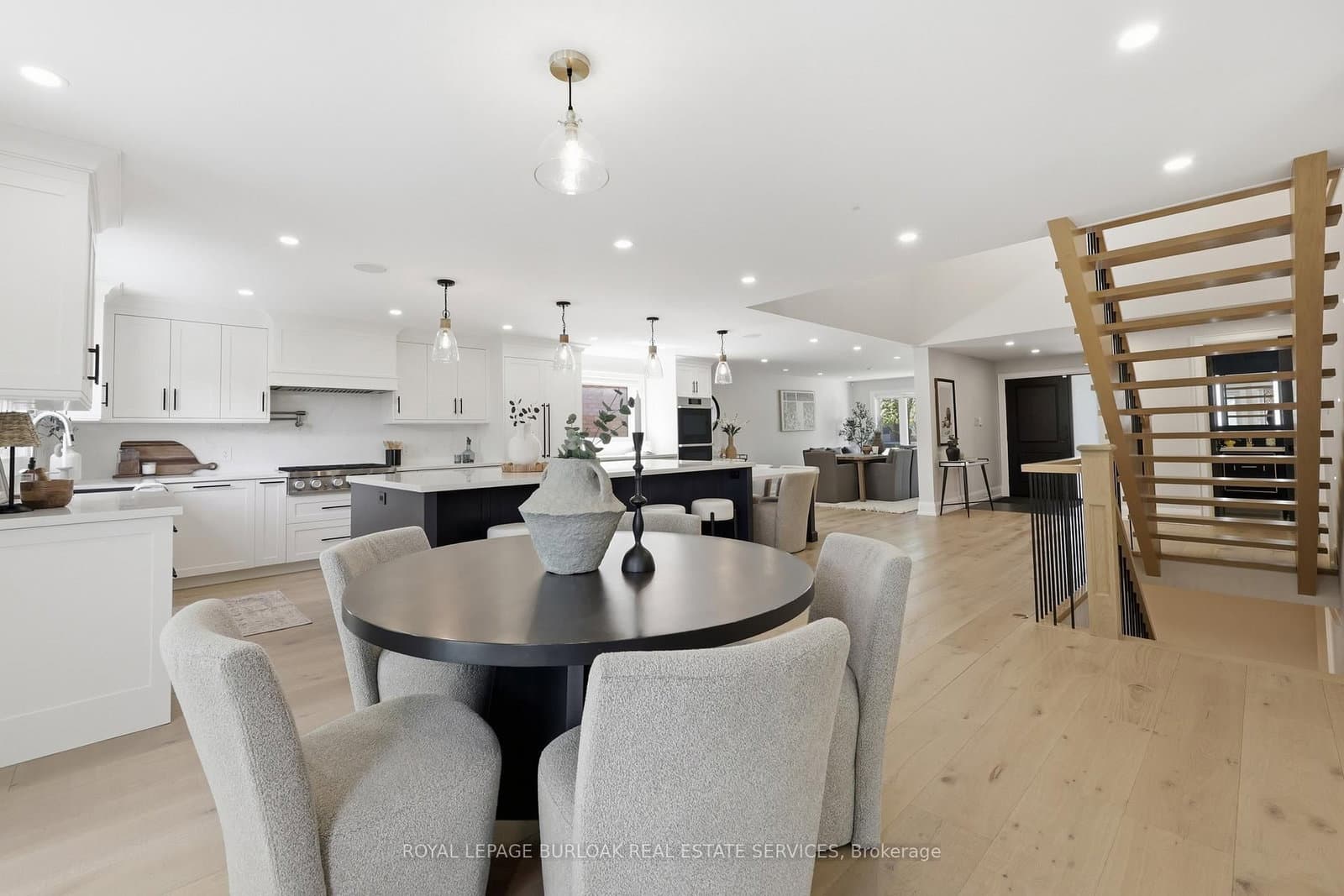 2029 Kempton Park Drive thumbnail 18