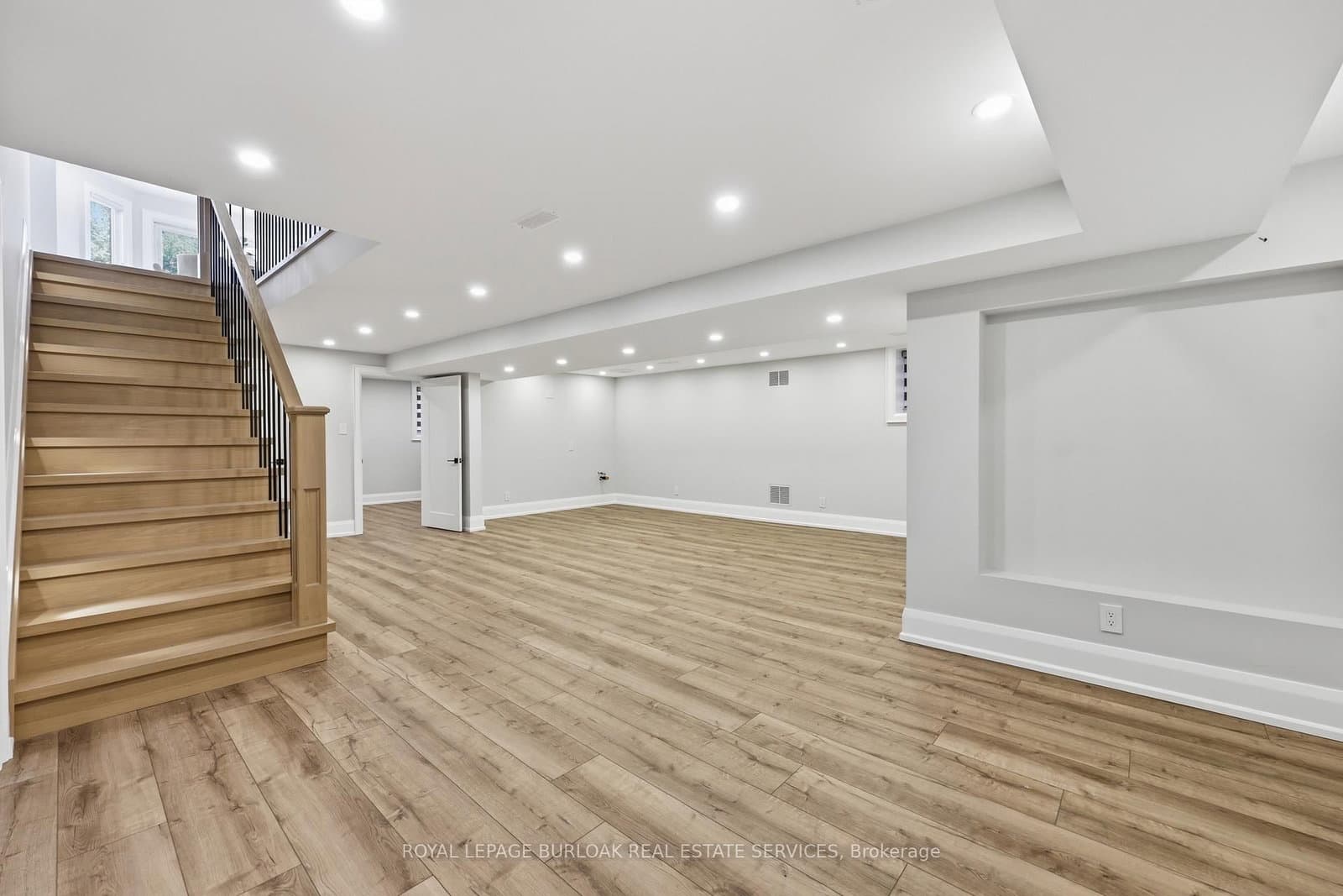 2029 Kempton Park Drive thumbnail 35