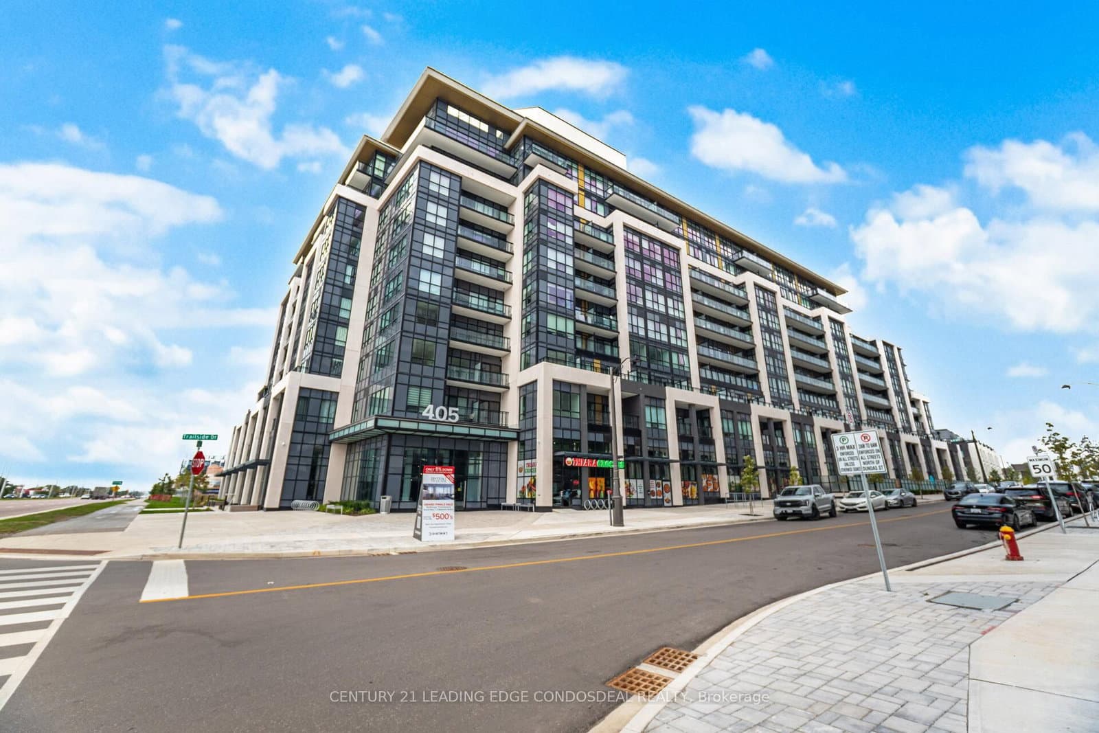 #234 - 405 Dundas Street W