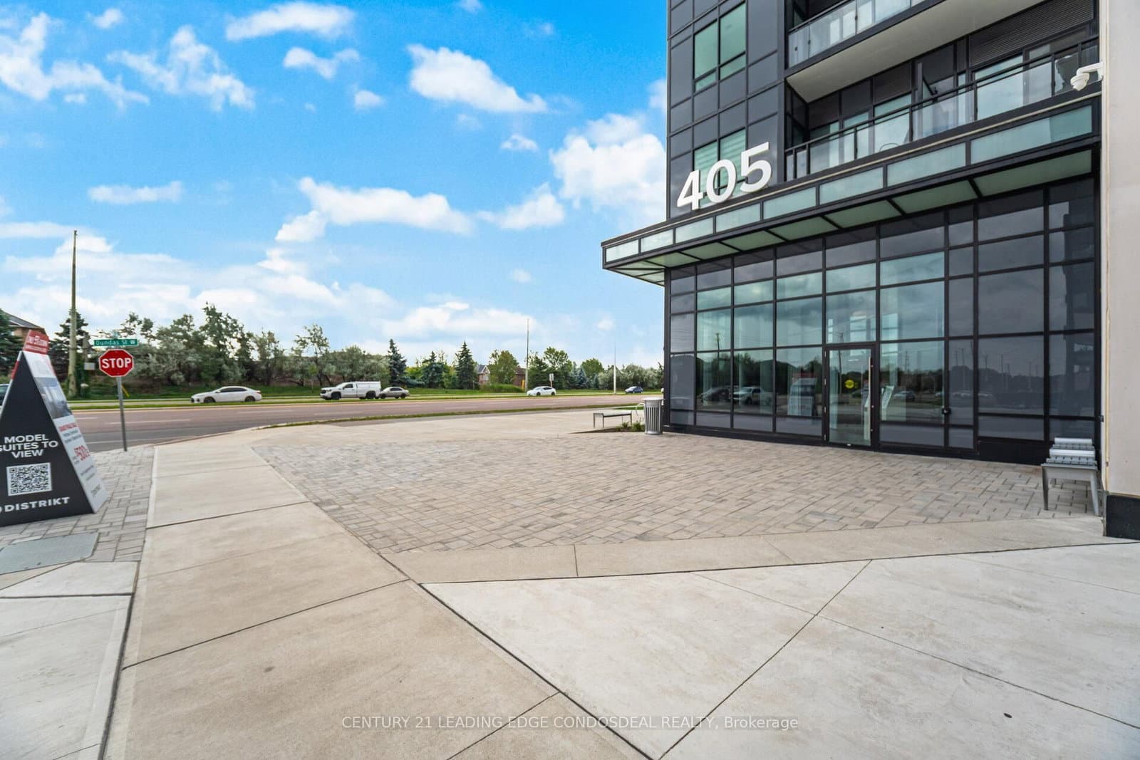 405 Dundas Street W, Unit 234 thumbnail 2