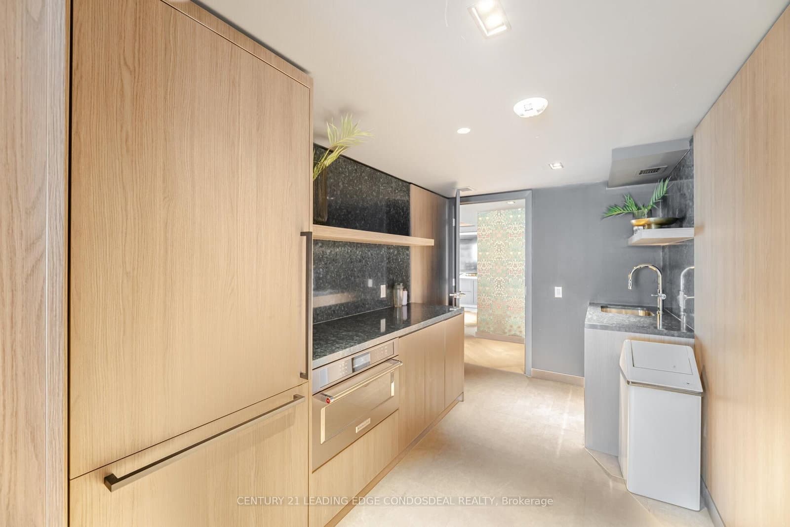 405 Dundas Street W, Unit 234 thumbnail 35