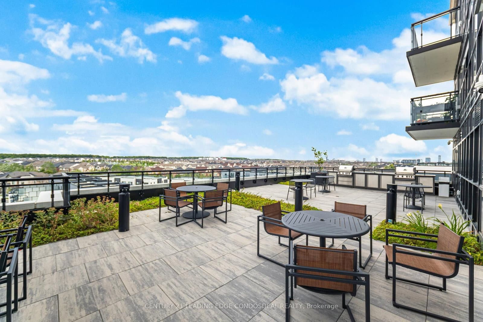 405 Dundas Street W, Unit 234 thumbnail 41
