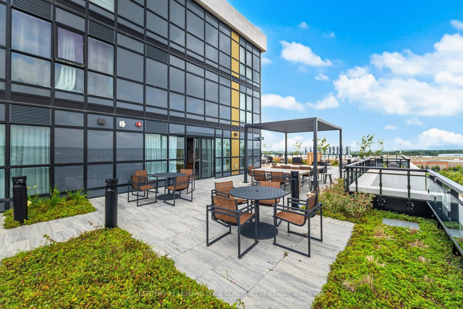 405 Dundas Street W, Unit 234 thumbnail 43