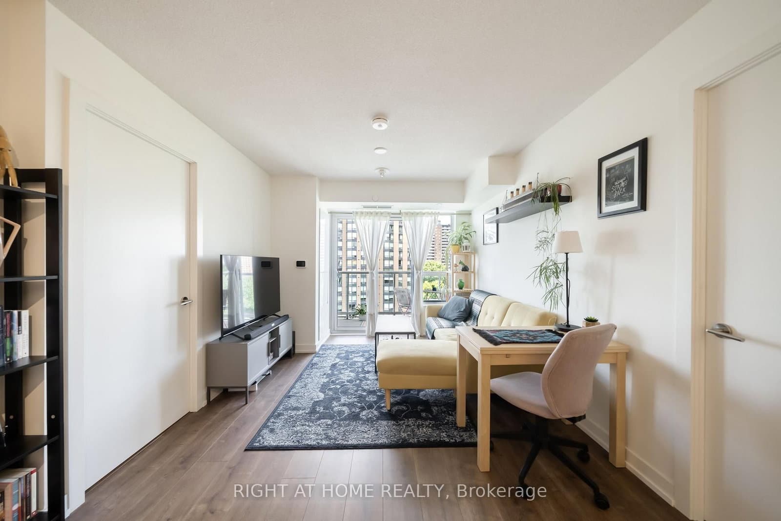 10 Wilby Crescent, Unit 807 thumbnail 21