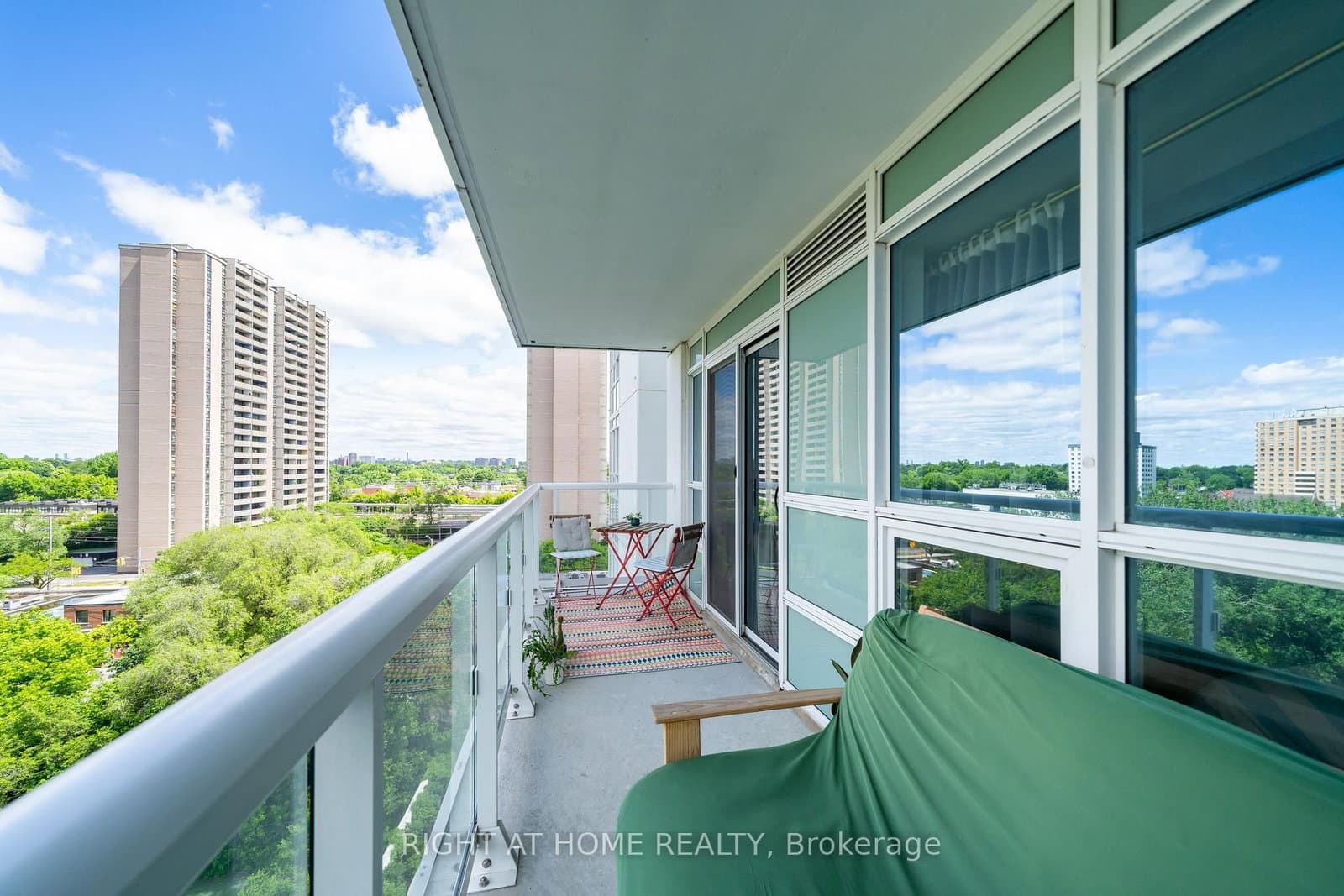 10 Wilby Crescent, Unit 807 thumbnail 35