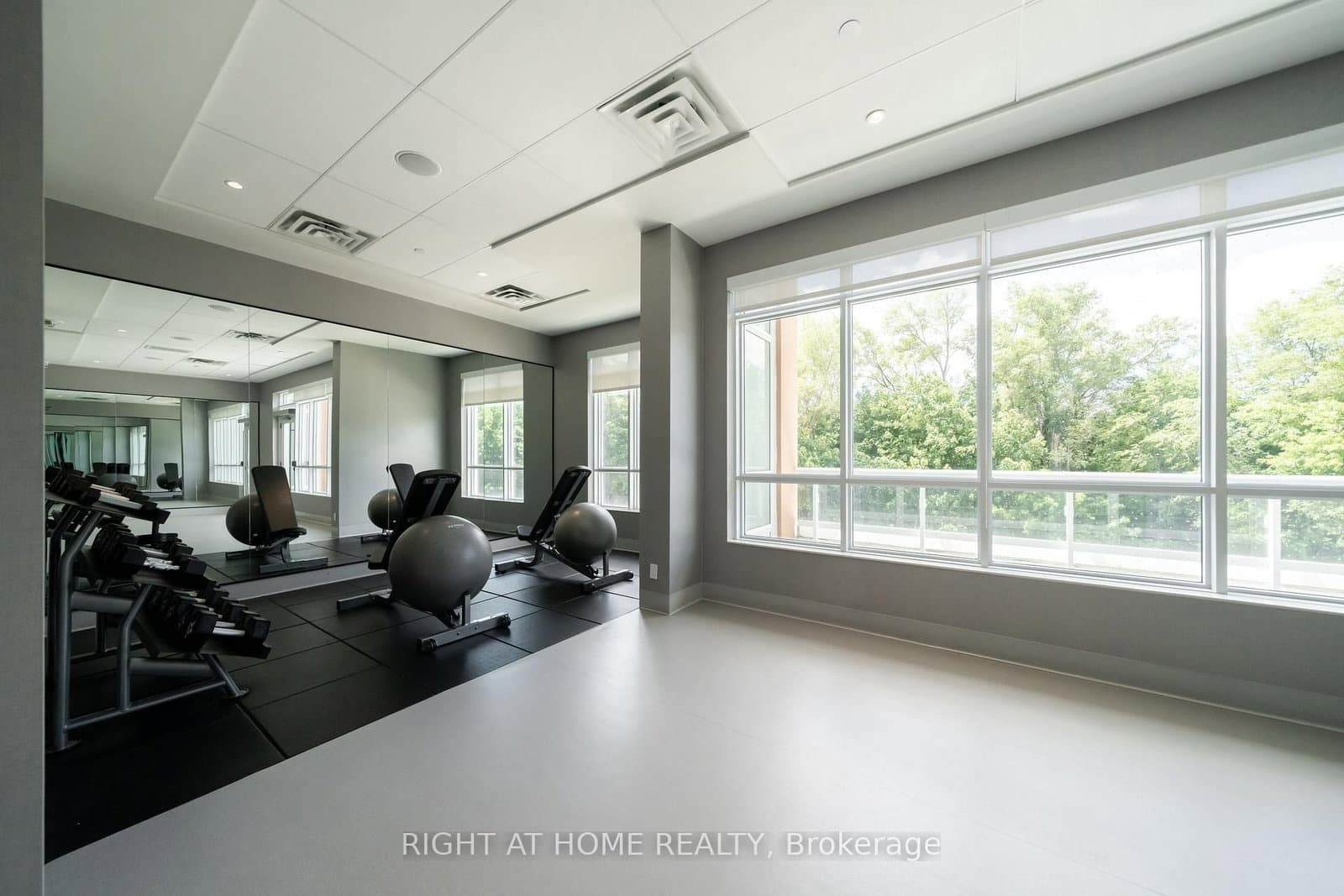 10 Wilby Crescent, Unit 807 thumbnail 40