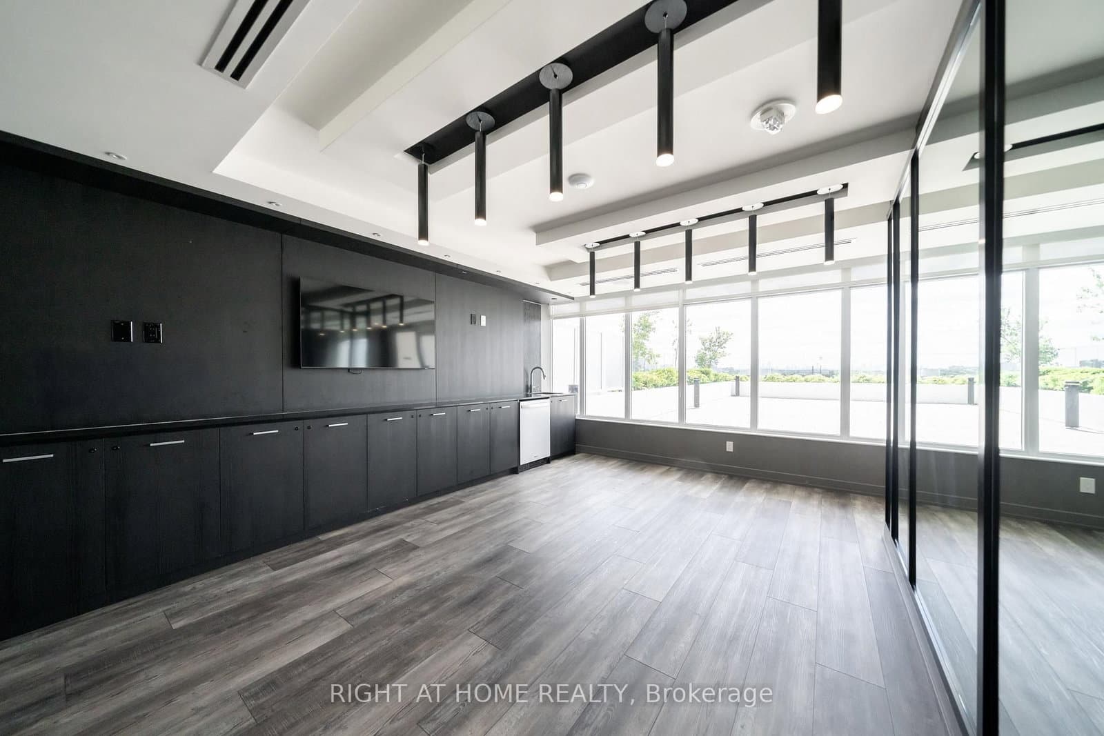 10 Wilby Crescent, Unit 807 thumbnail 41
