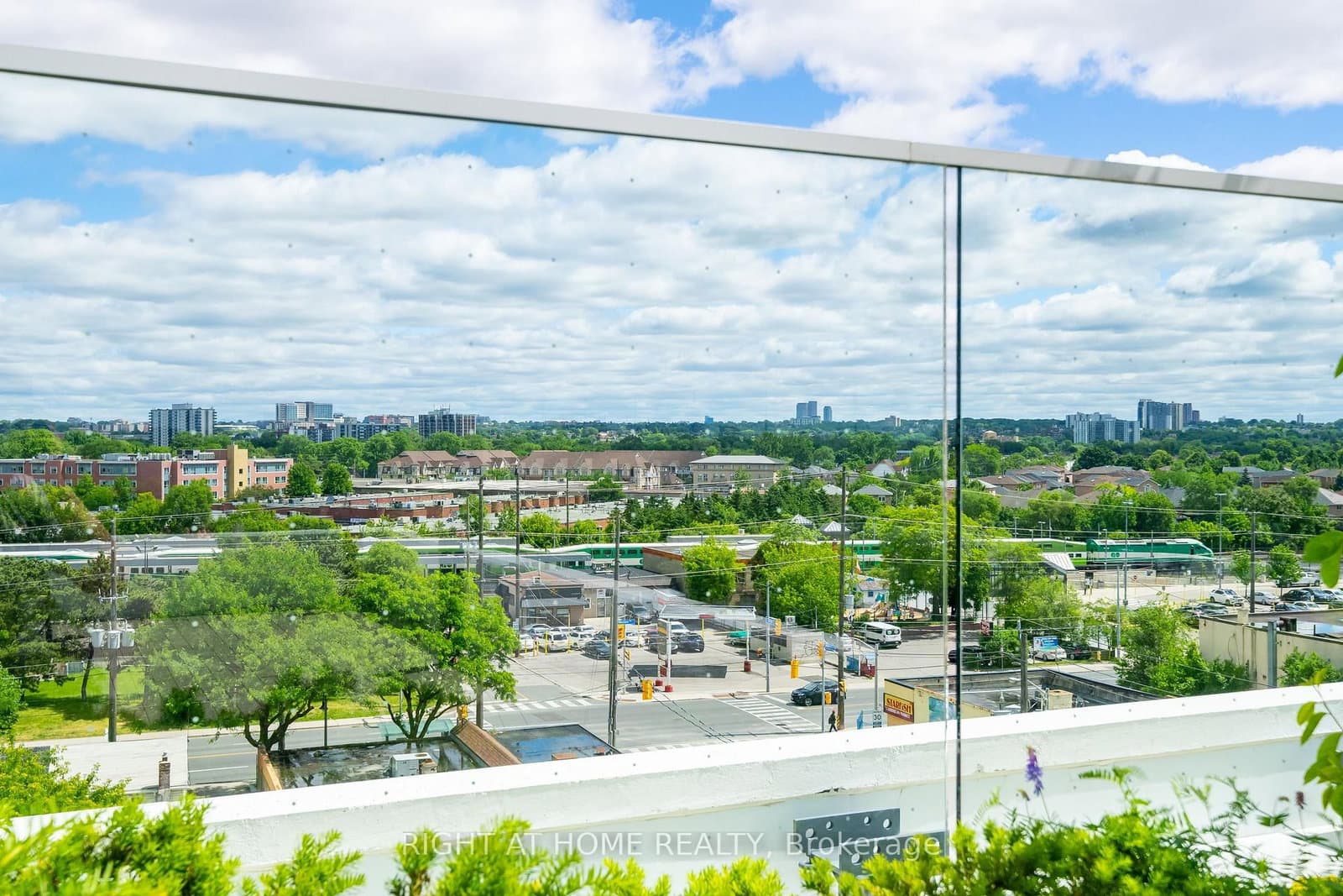 10 Wilby Crescent, Unit 807 thumbnail 45