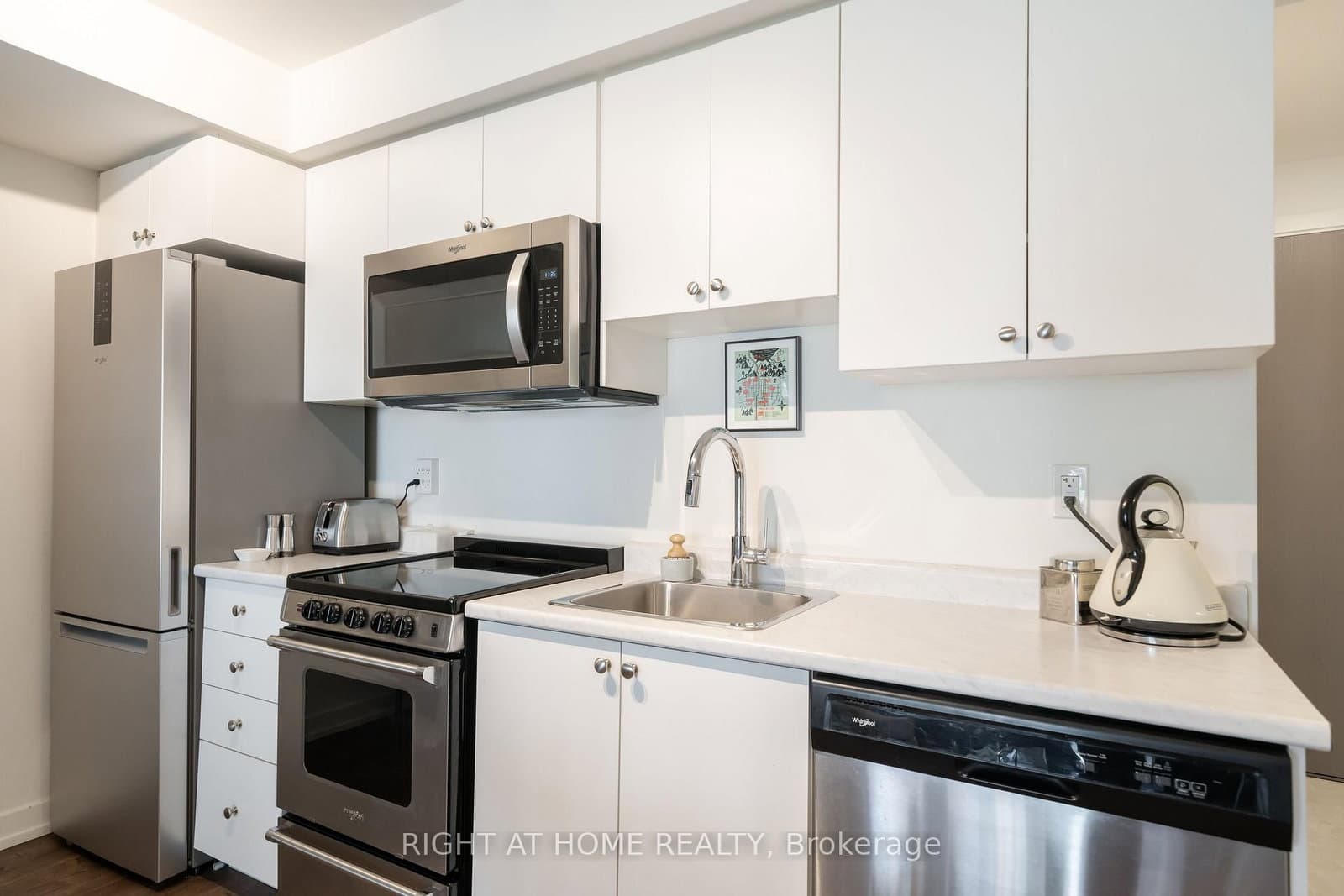 10 Wilby Crescent, Unit 807 thumbnail 8