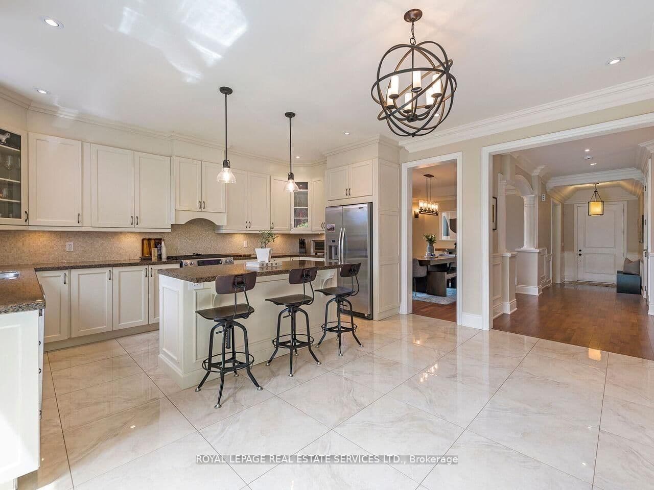 24 Jopling Avenue N thumbnail 15