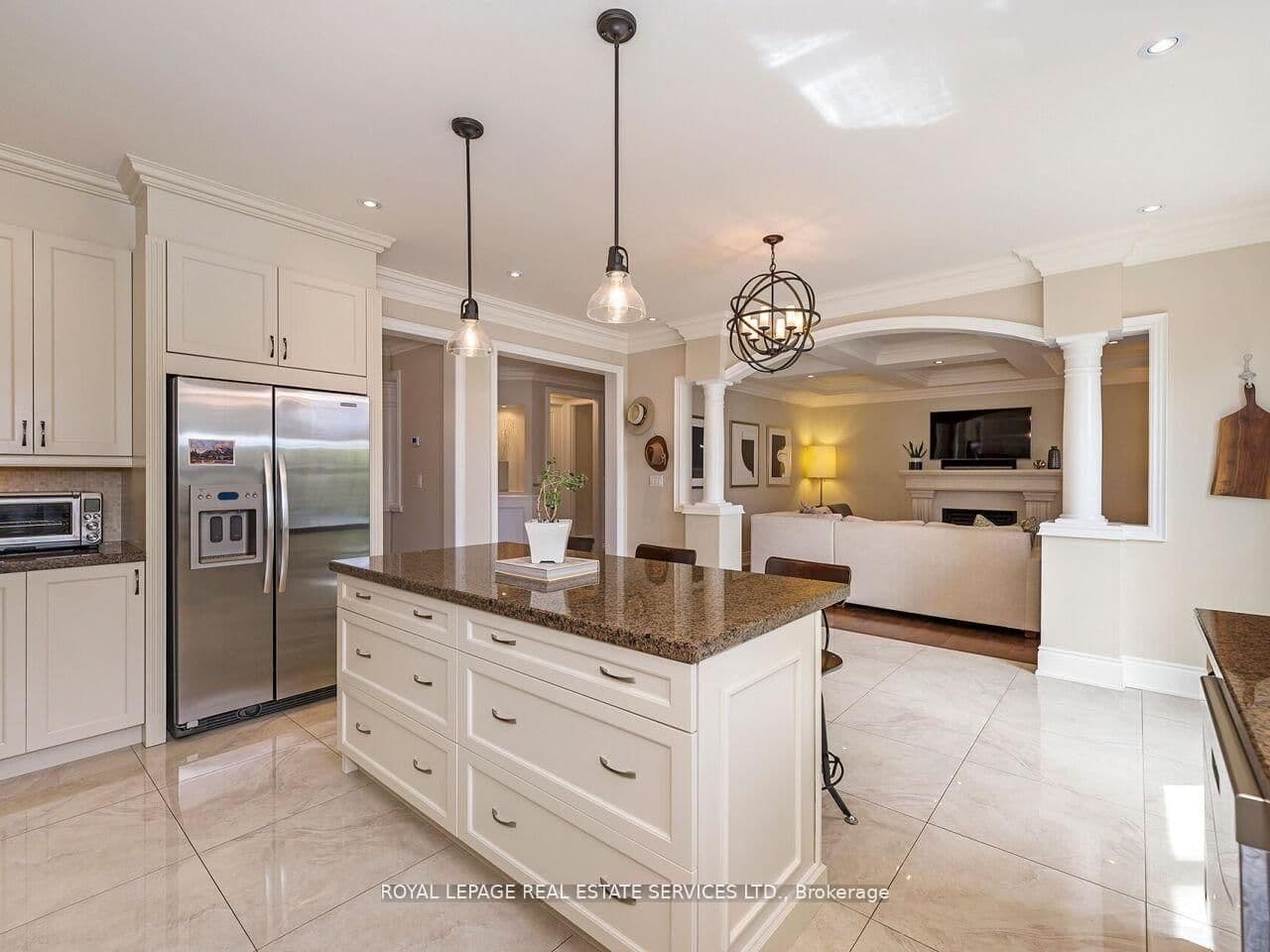 24 Jopling Avenue N thumbnail 16