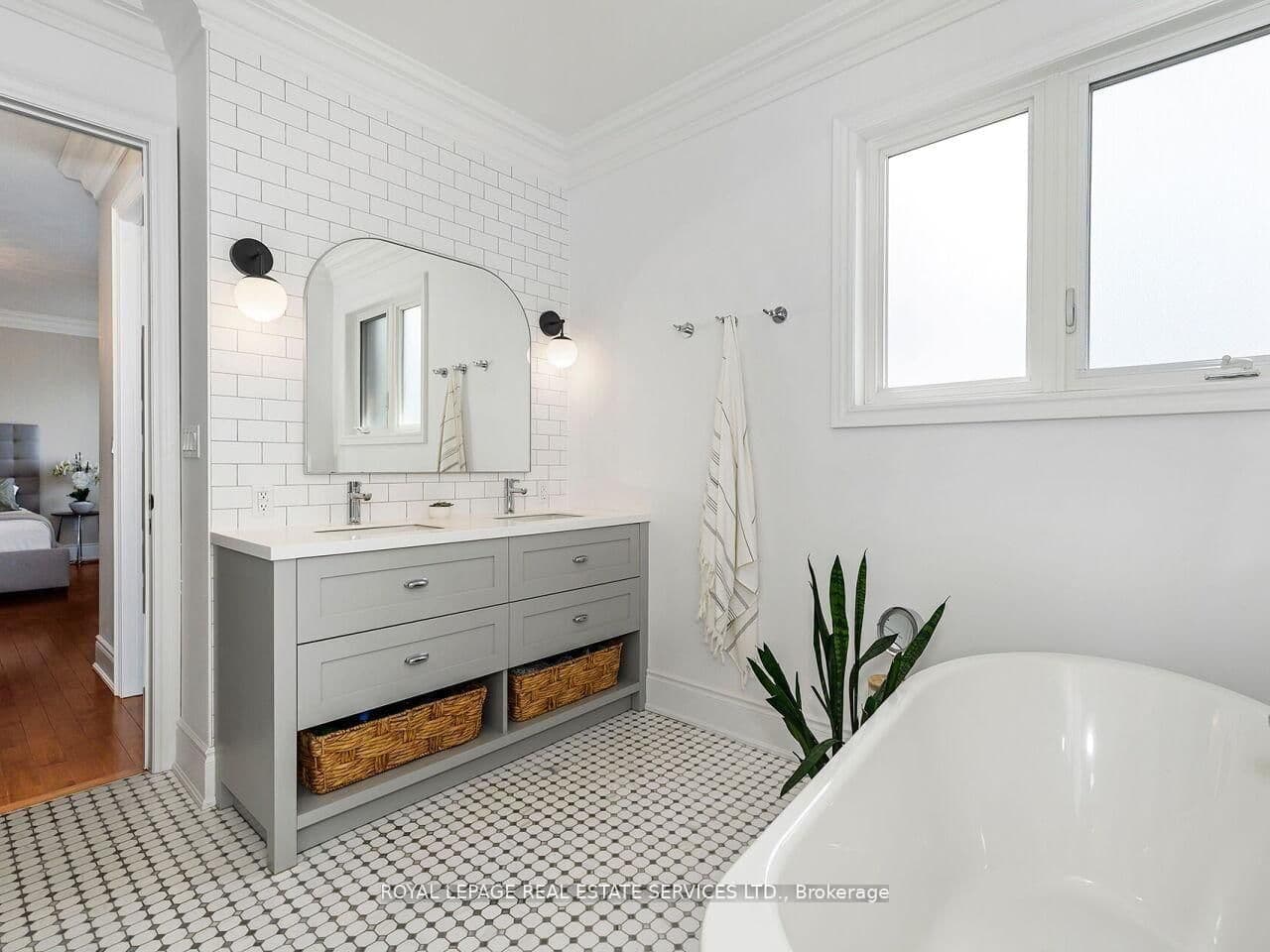 24 Jopling Avenue N thumbnail 23