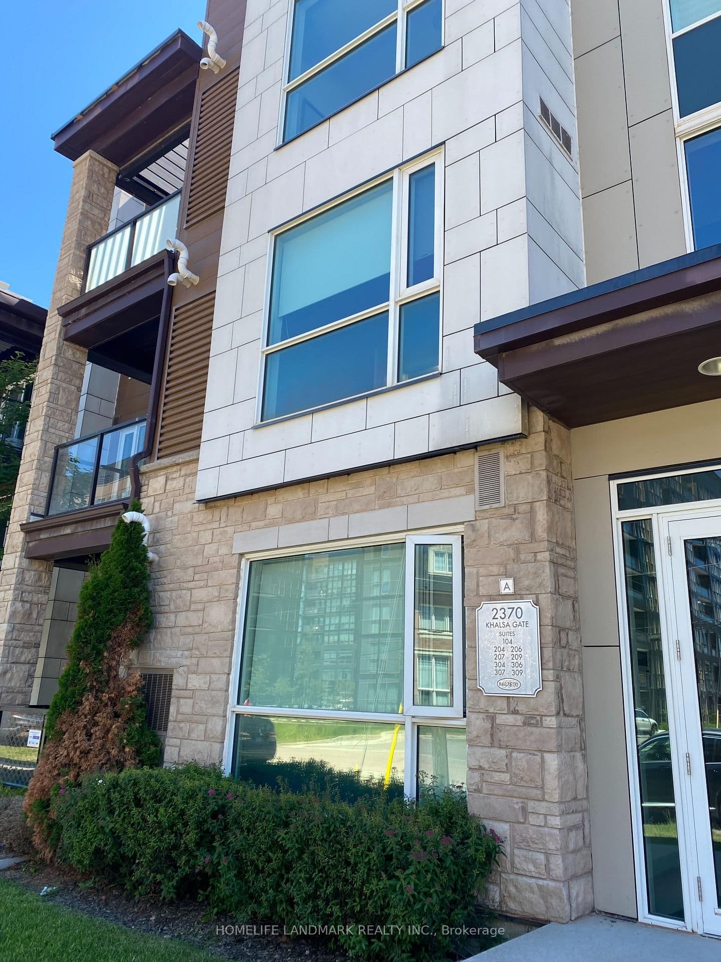 2370 Khalsa Gate, Unit 204 thumbnail 2