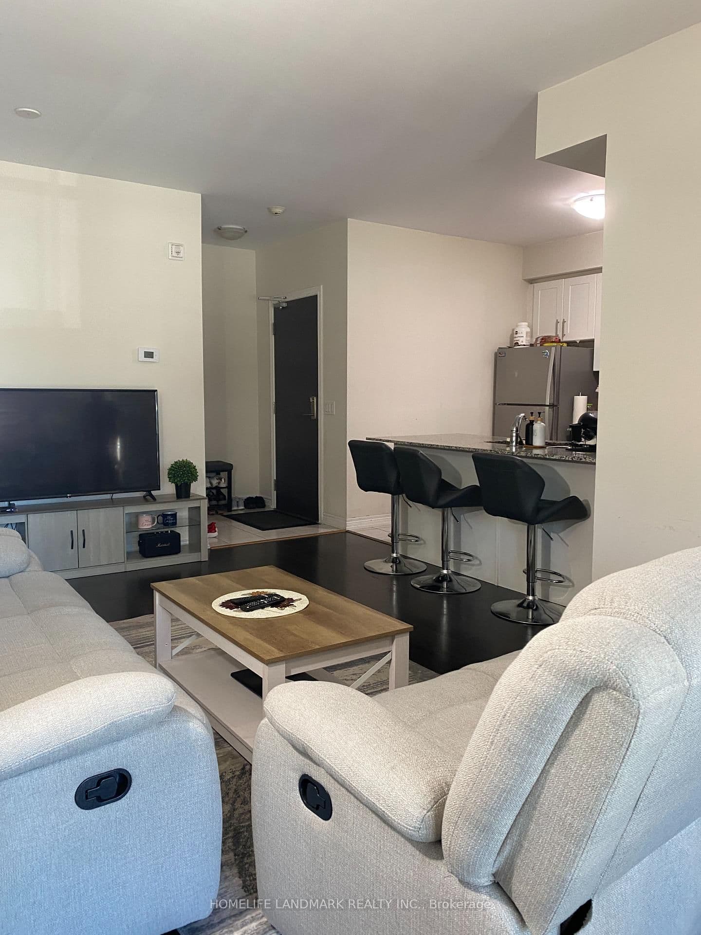 2370 Khalsa Gate, Unit 204 thumbnail 4