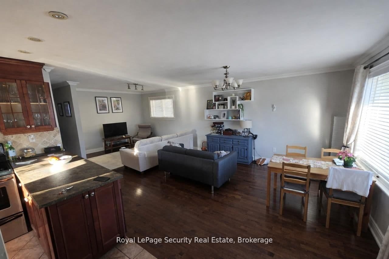 36 Noranda Drive, Unit Upper thumbnail 2