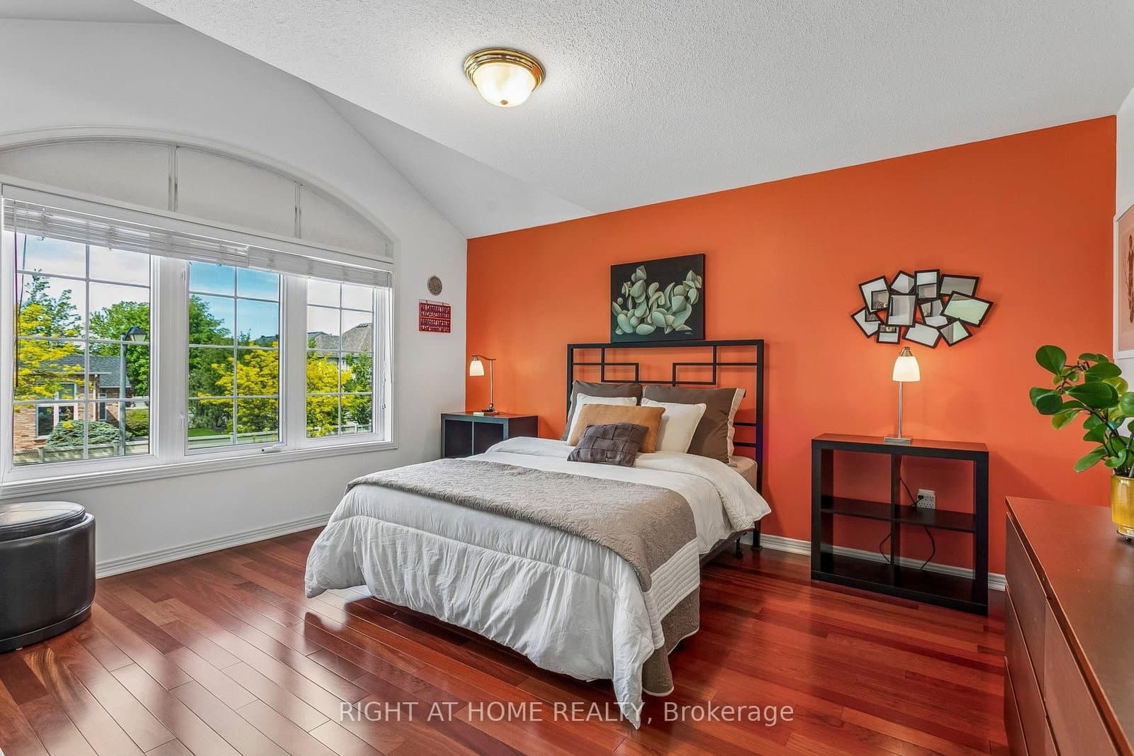 4263 Couples Crescent thumbnail 22