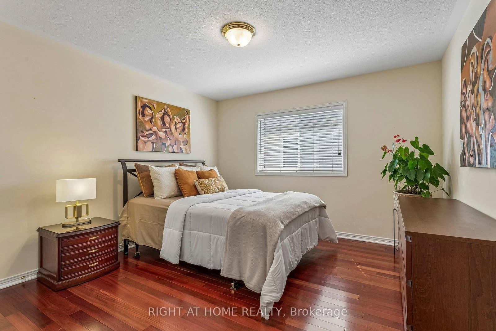 4263 Couples Crescent thumbnail 24