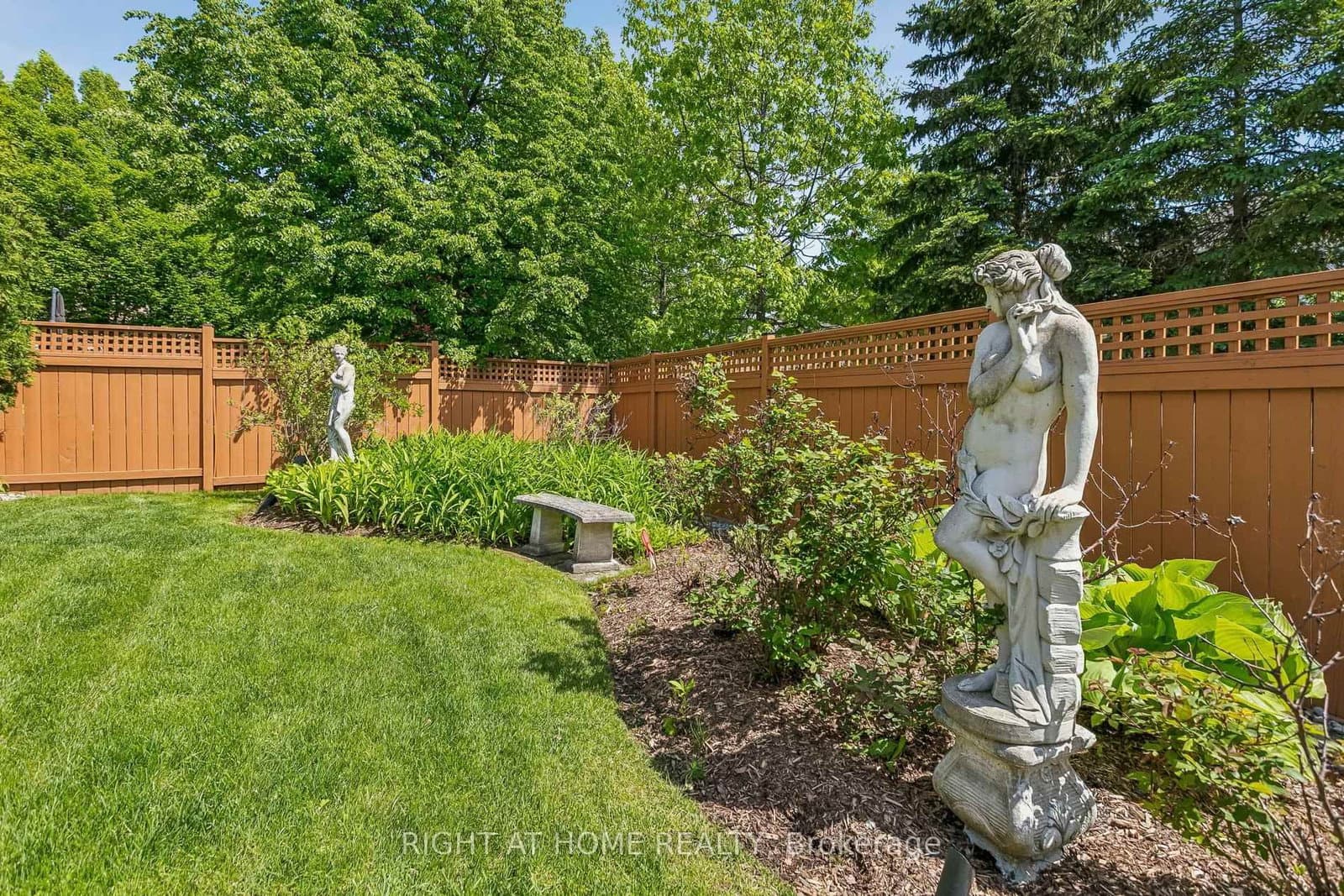 4263 Couples Crescent thumbnail 36