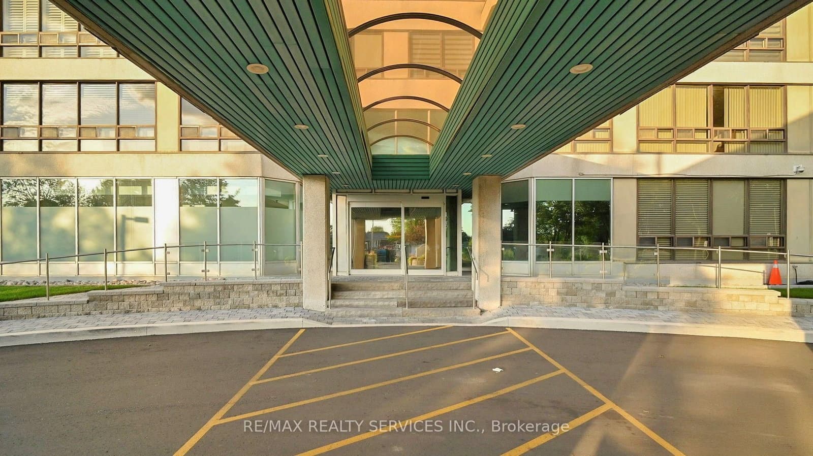 330 Mill Street S, Unit 508 thumbnail 4