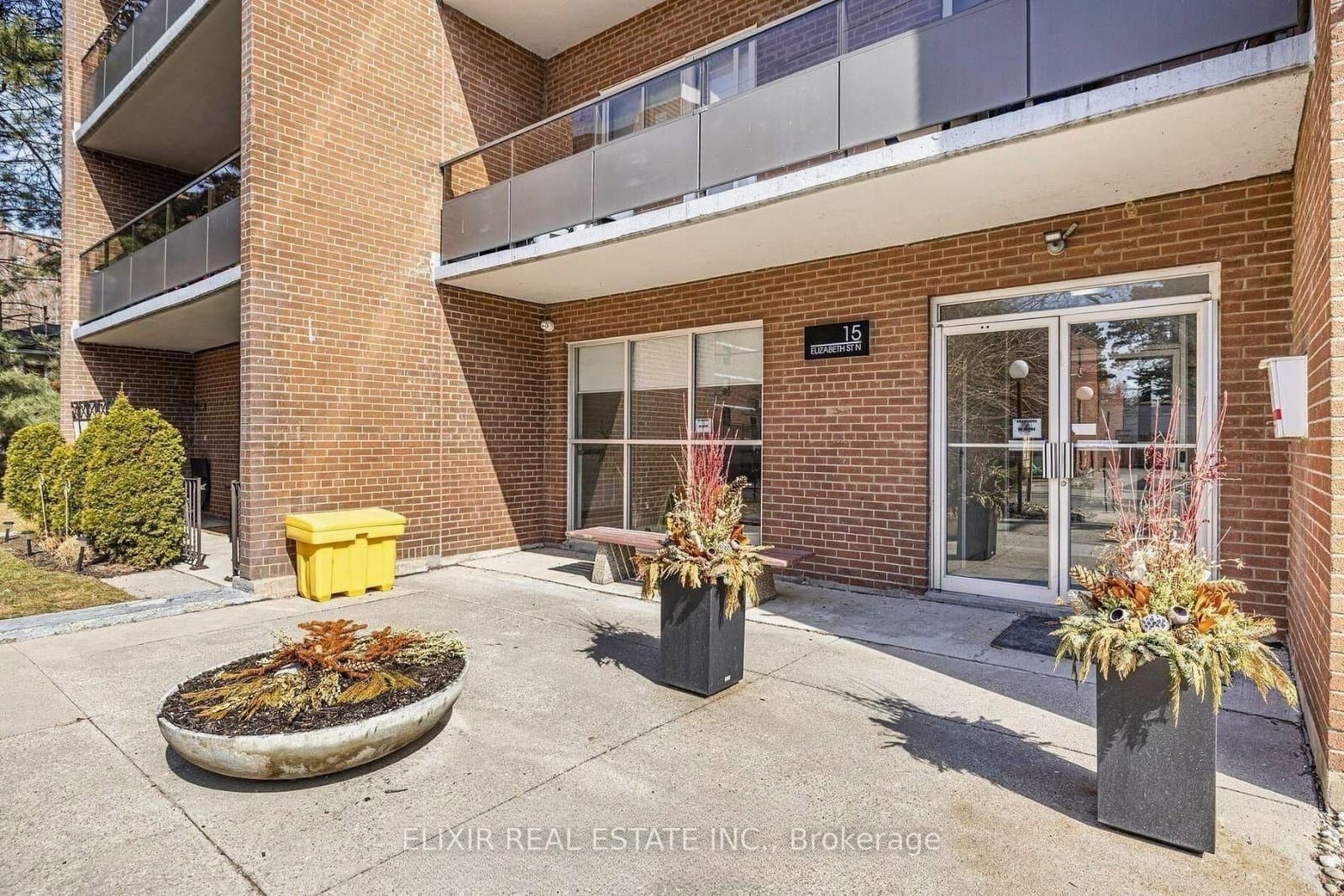 15 Elizabeth Street N, Unit 605 thumbnail 2