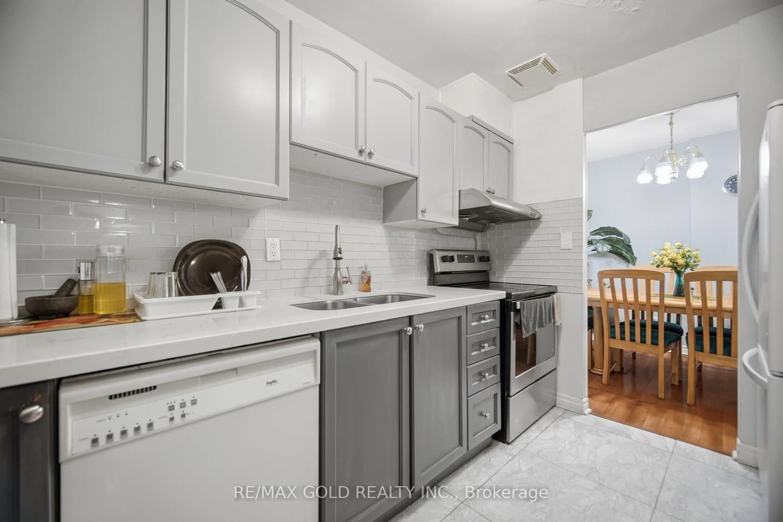 3025 The Credit Woodlands Drive, Unit 251 thumbnail 14