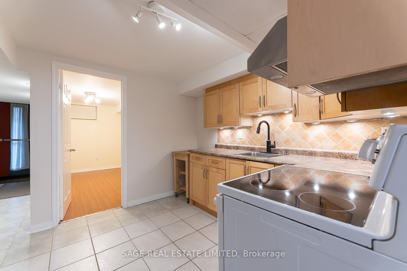 38 Osler Street, Unit BASEMENT - Image 1