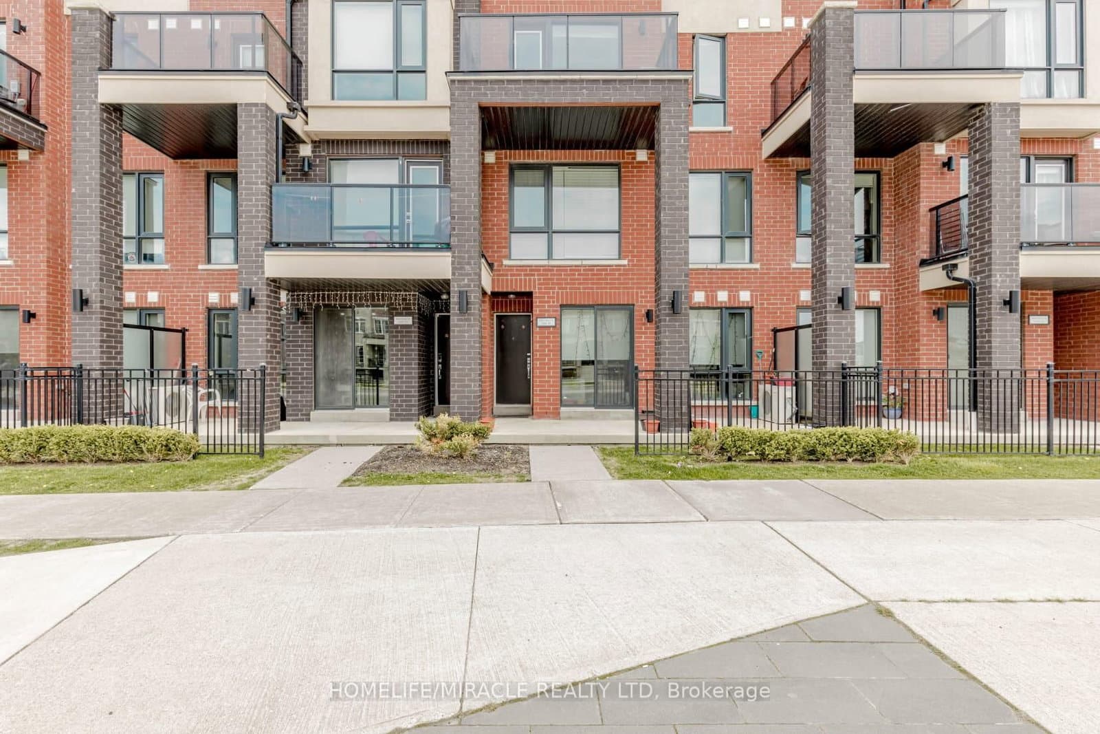 100 Dufay Road, Unit 29 thumbnail 2