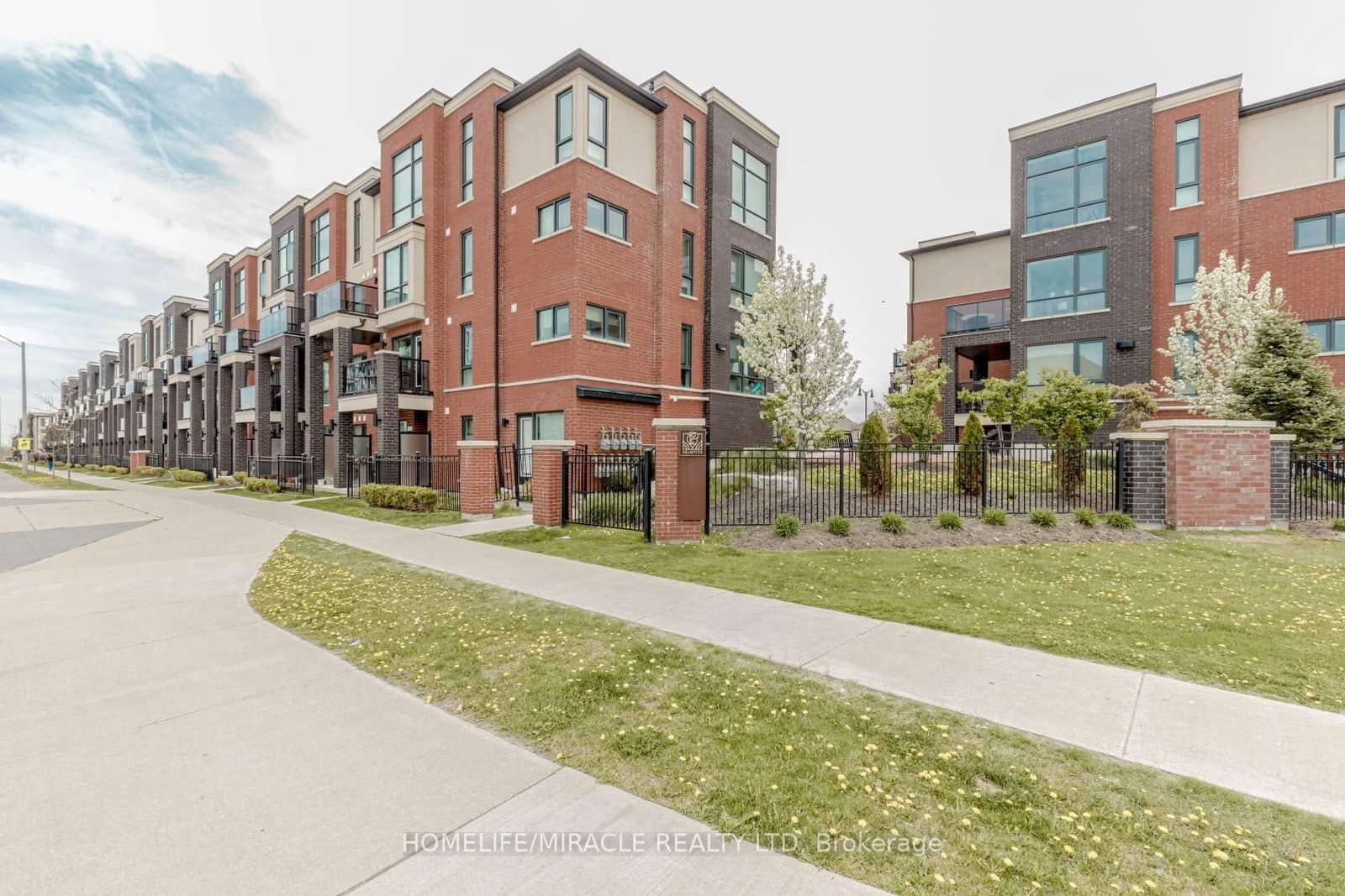 100 Dufay Road, Unit 29 thumbnail 21
